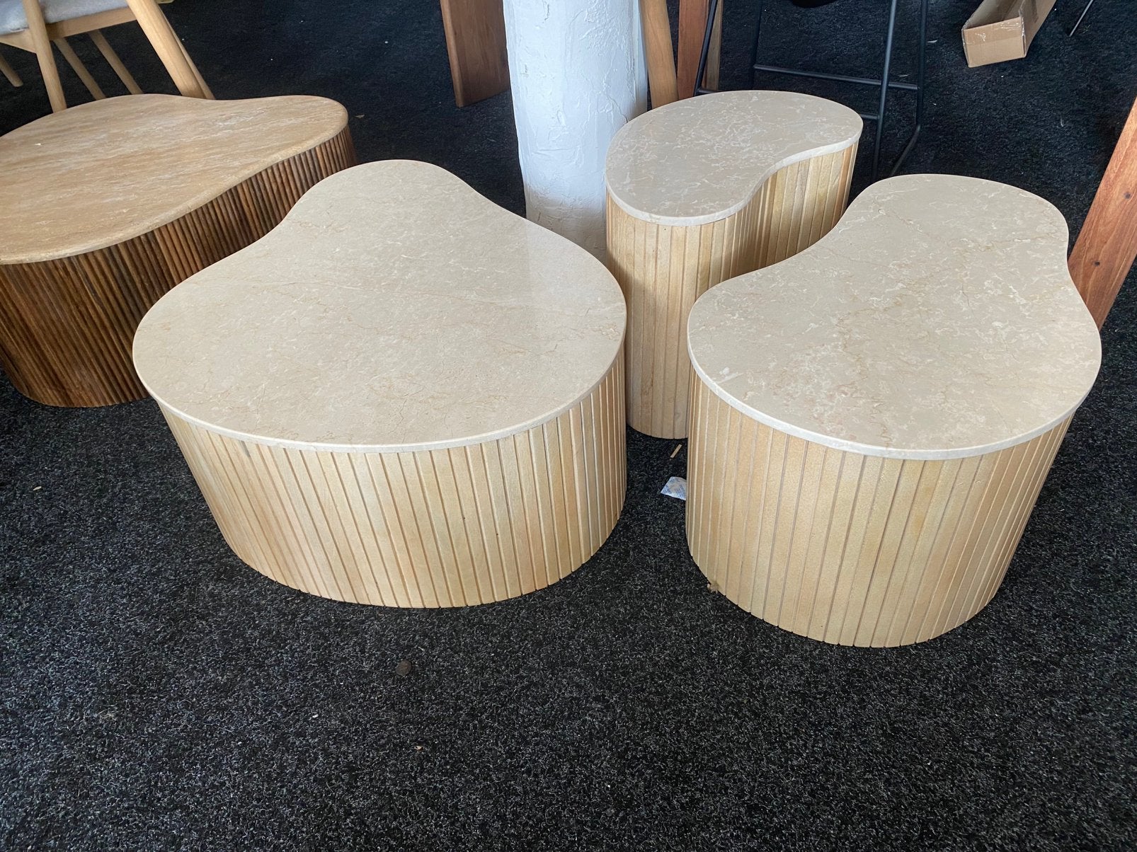 Bijzettafel set Kira - Beige Marmer & Licht Hout, Huis en Inrichting, Tafels | Bijzettafels, Nieuw, 55 tot 75 cm, Overige vormen