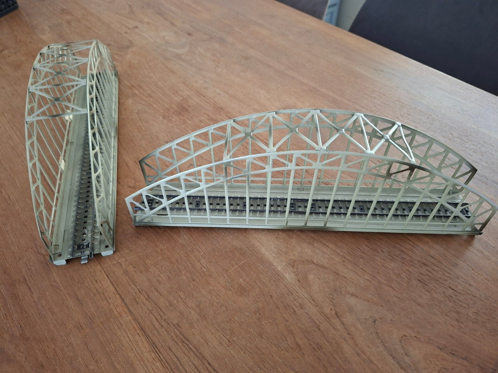 Märklin treinbrug, twee stuks, treintunnel en figuurtjes, Ophalen of Verzenden, Wisselstroom, Rails, Märklin
