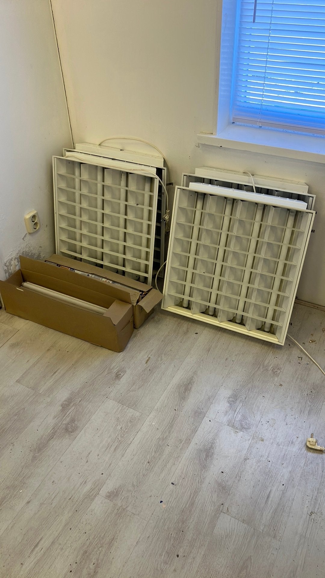 12 lichtbakken voor systeemplafond, Ophalen, Gebruikt