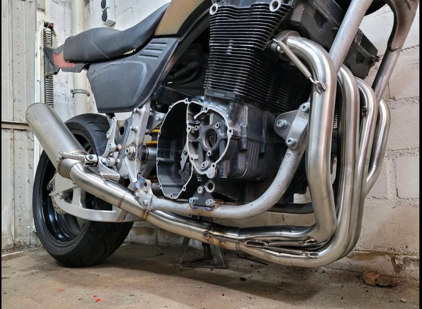 Gevraagd: Ophanging/ schetsplaten Bandit in Bol d”Or frame, Motoren, Ophalen of Verzenden, Gebruikt