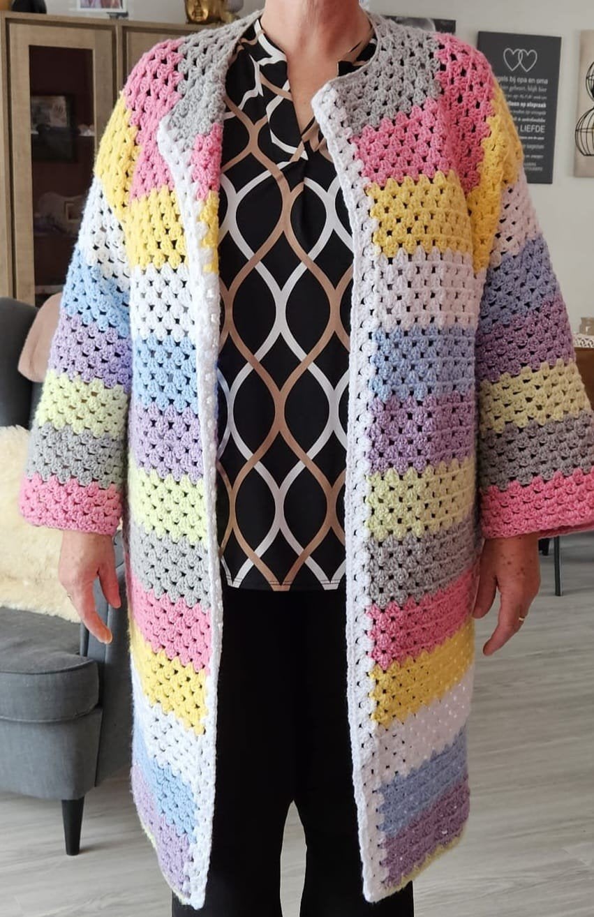 Vrolijk zelfgemaakt gehaakt vest - Maat XL, Kleding | Dames, Truien en Vesten, Ophalen of Verzenden, Zo goed als nieuw, Maat 46/48 (XL) of groter