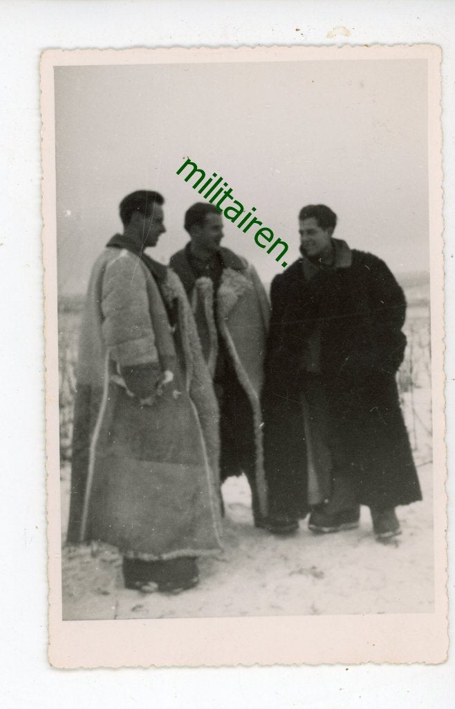 E2;Vintage foto van drie mannen in winterjassen, Verzenden, Overige gebieden, Foto of Poster