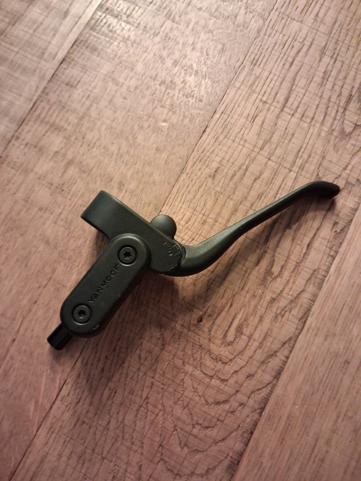 Foto 4 van vanmoof s3 remhendels links en recht zeer netjes