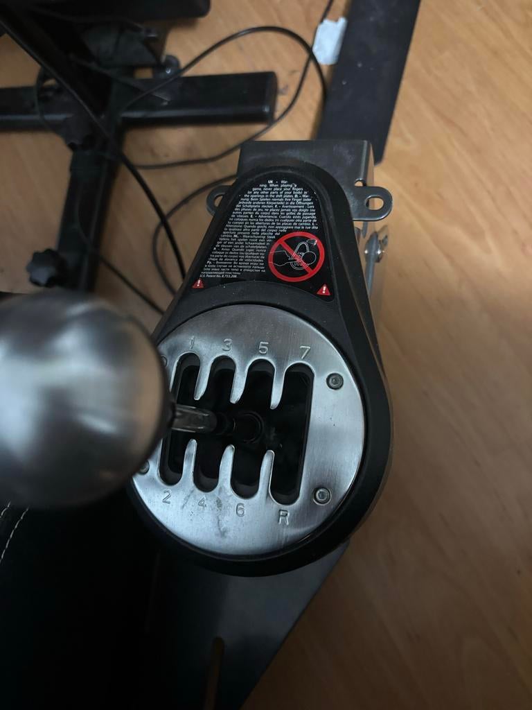 Thrustmaster T300 Ferrari Integral Racing Wheel Alcantara, Spelcomputers en Games, Ophalen, Overige merken, Gebruikt