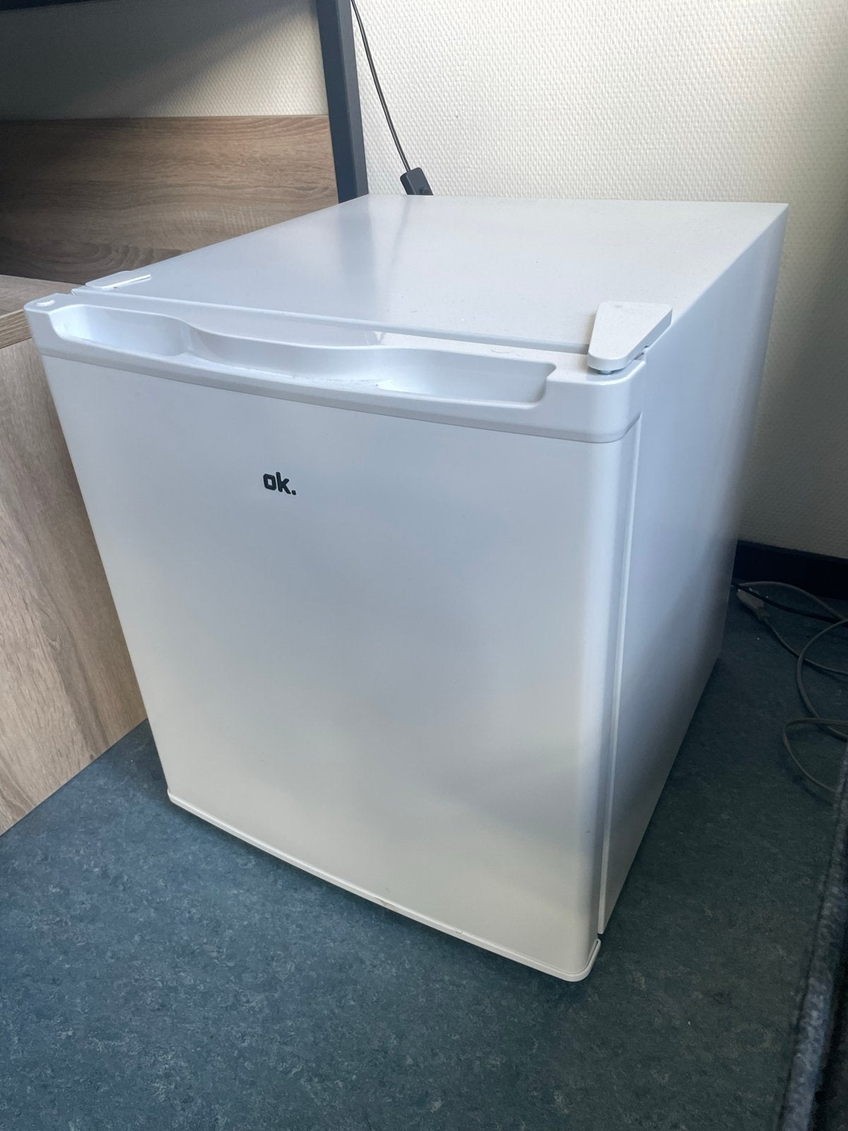 OK Freezer OFZ 061 D B - Compacte vriezer 33L, Minder dan 85 cm, Minder dan 60 cm, Zo goed als nieuw, Vrijstaand