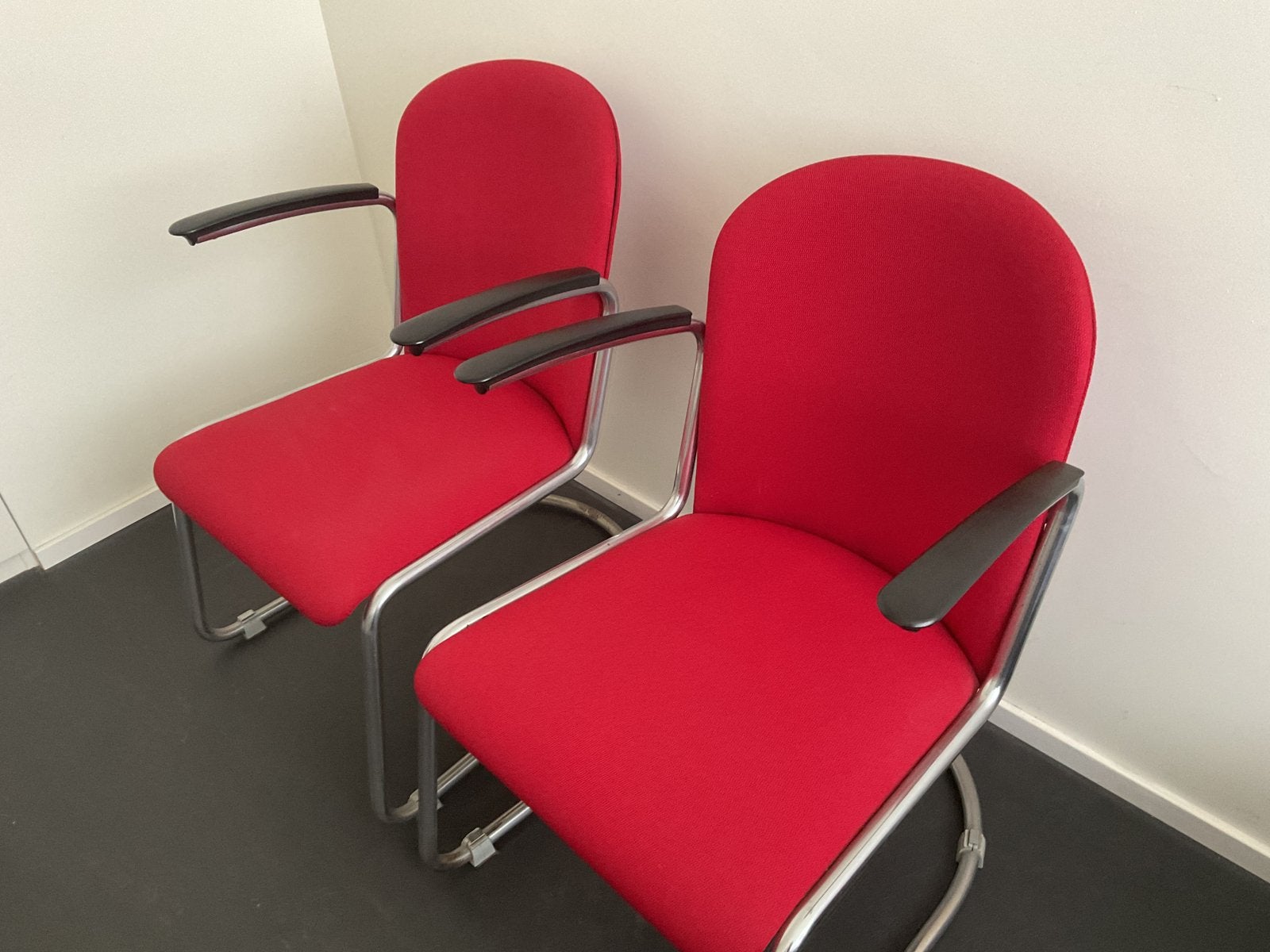 Twee prachtige Gispen 413 stoelen, Ophalen, Twee, Zo goed als nieuw, Stof