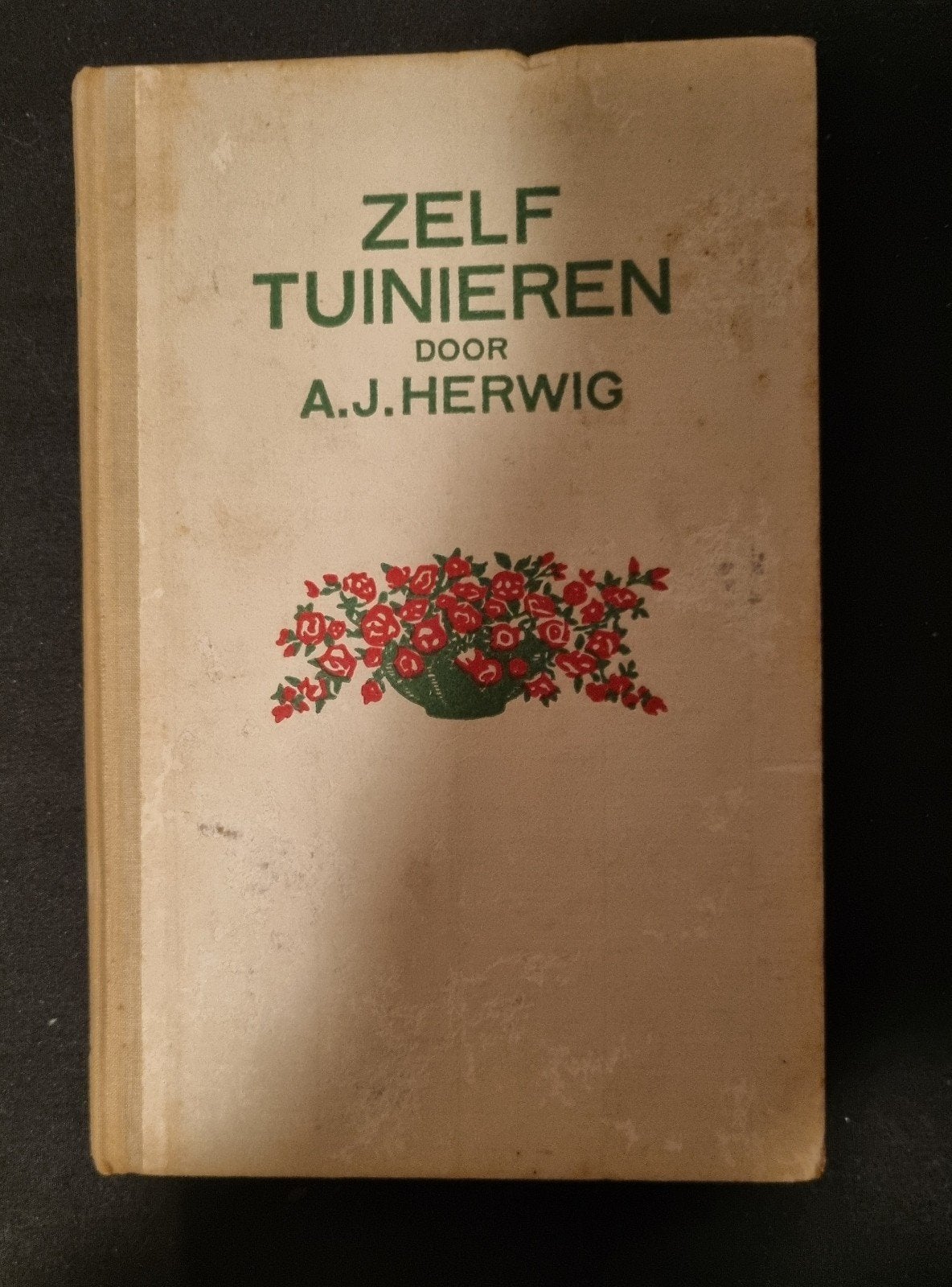 Zelf Tuinieren  A.J.Herwig, Ophalen of Verzenden, Gelezen, Tuinieren en Tuinplanten