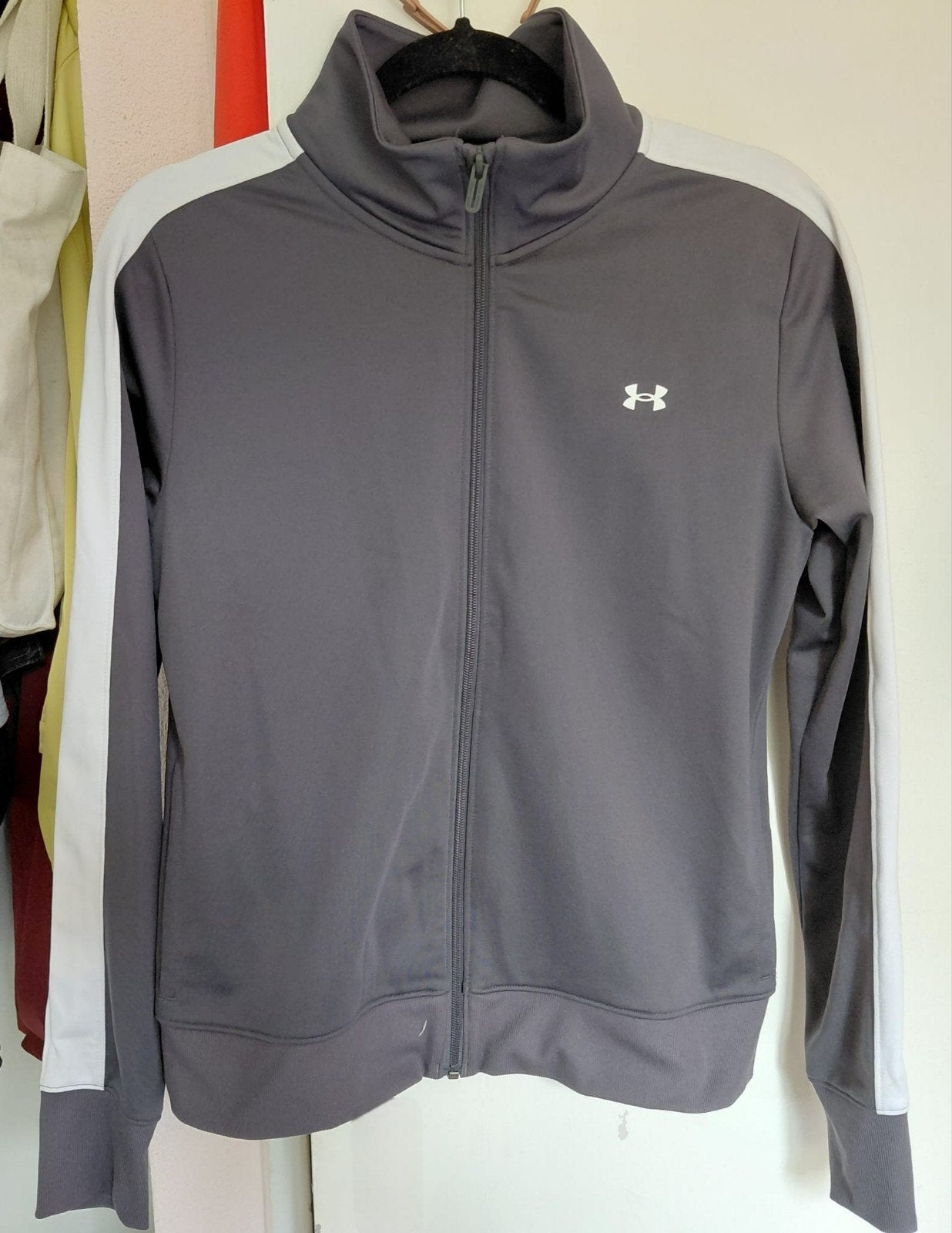 Under Armour trainingspak (jasje en broek) - Maat S, Ophalen of Verzenden, Maat 36 (S), Grijs, Under Armour