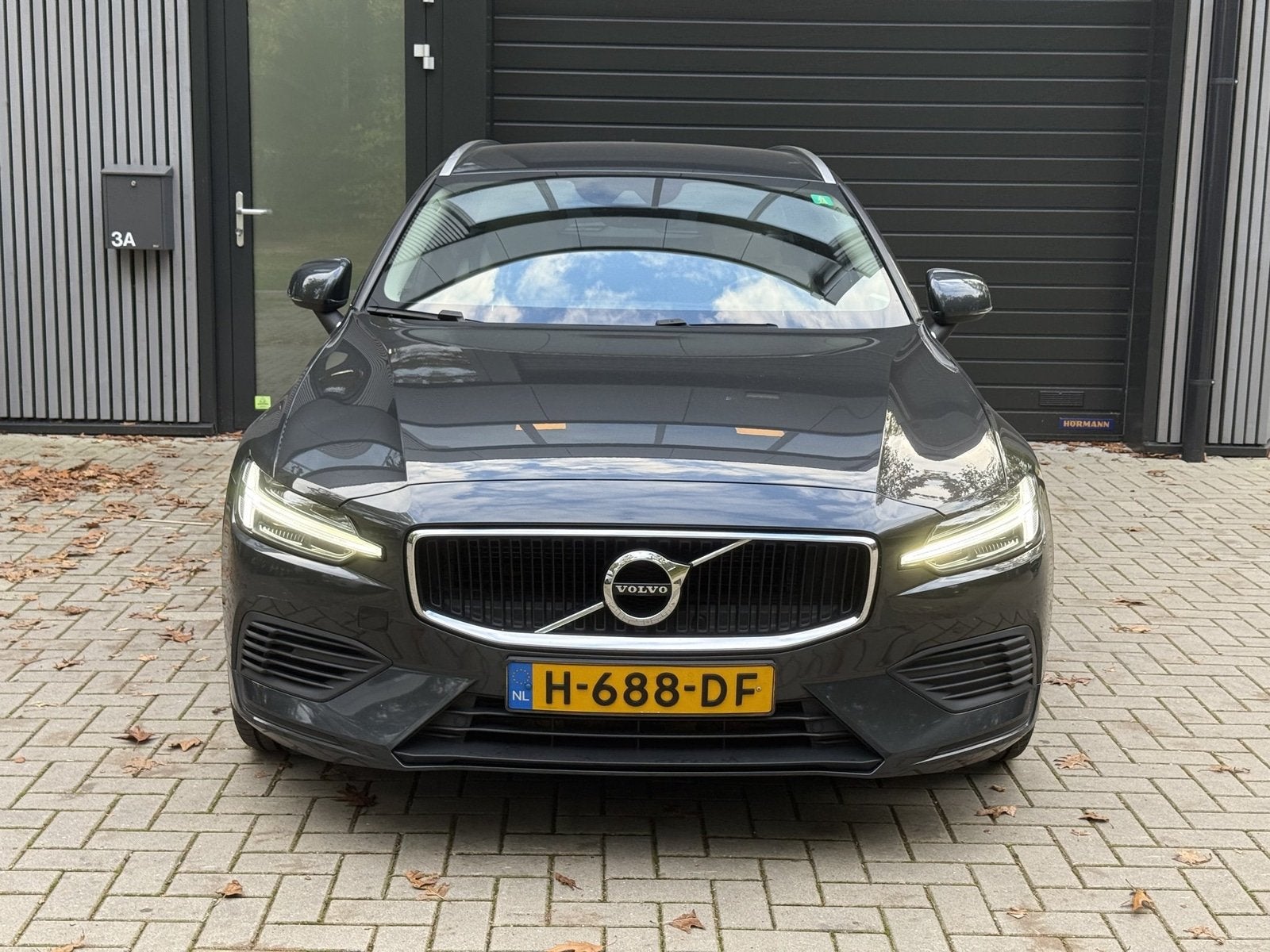 Volvo V60 2.0 T6 AWD Momentum Pro Volledig dealer onderhoude, Gebruikt, 4 cilinders, Verwarmde buitenspiegels, 340 pk