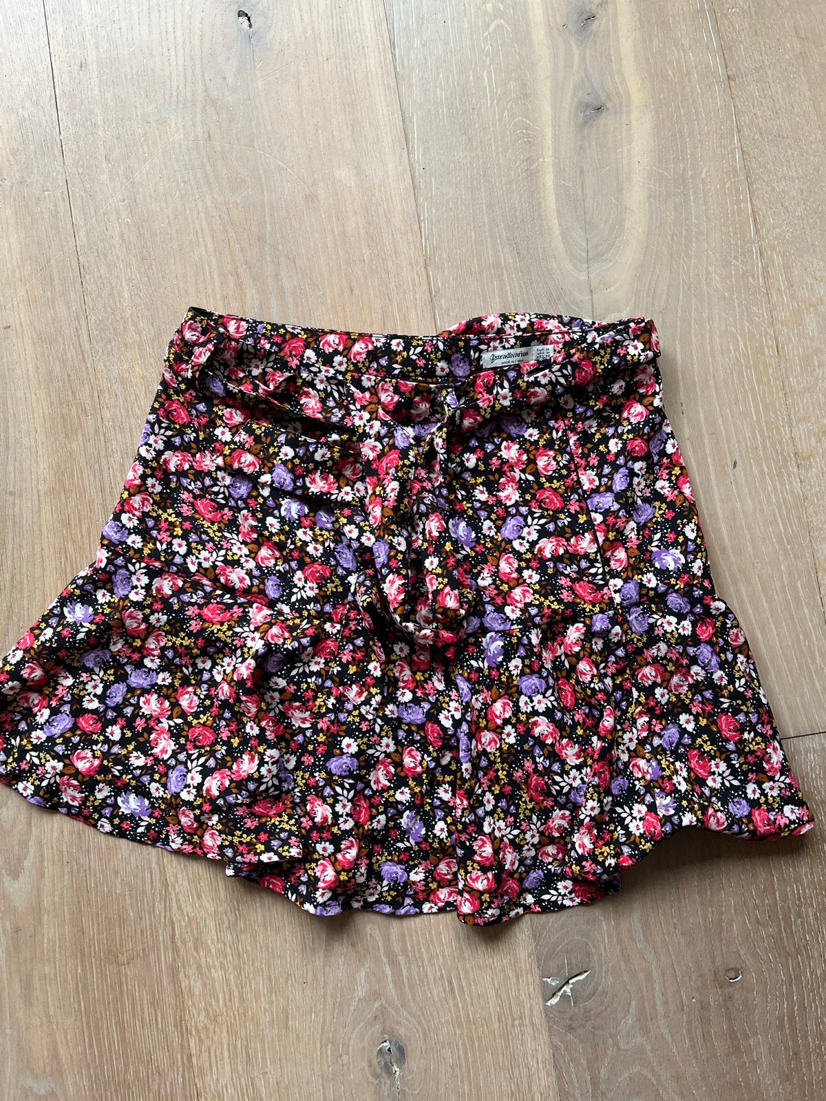 Stradivarius bloemenprint rokje maat M, Maat 38/40 (M), Meerkleurig, Ophalen of Verzenden, Gedragen