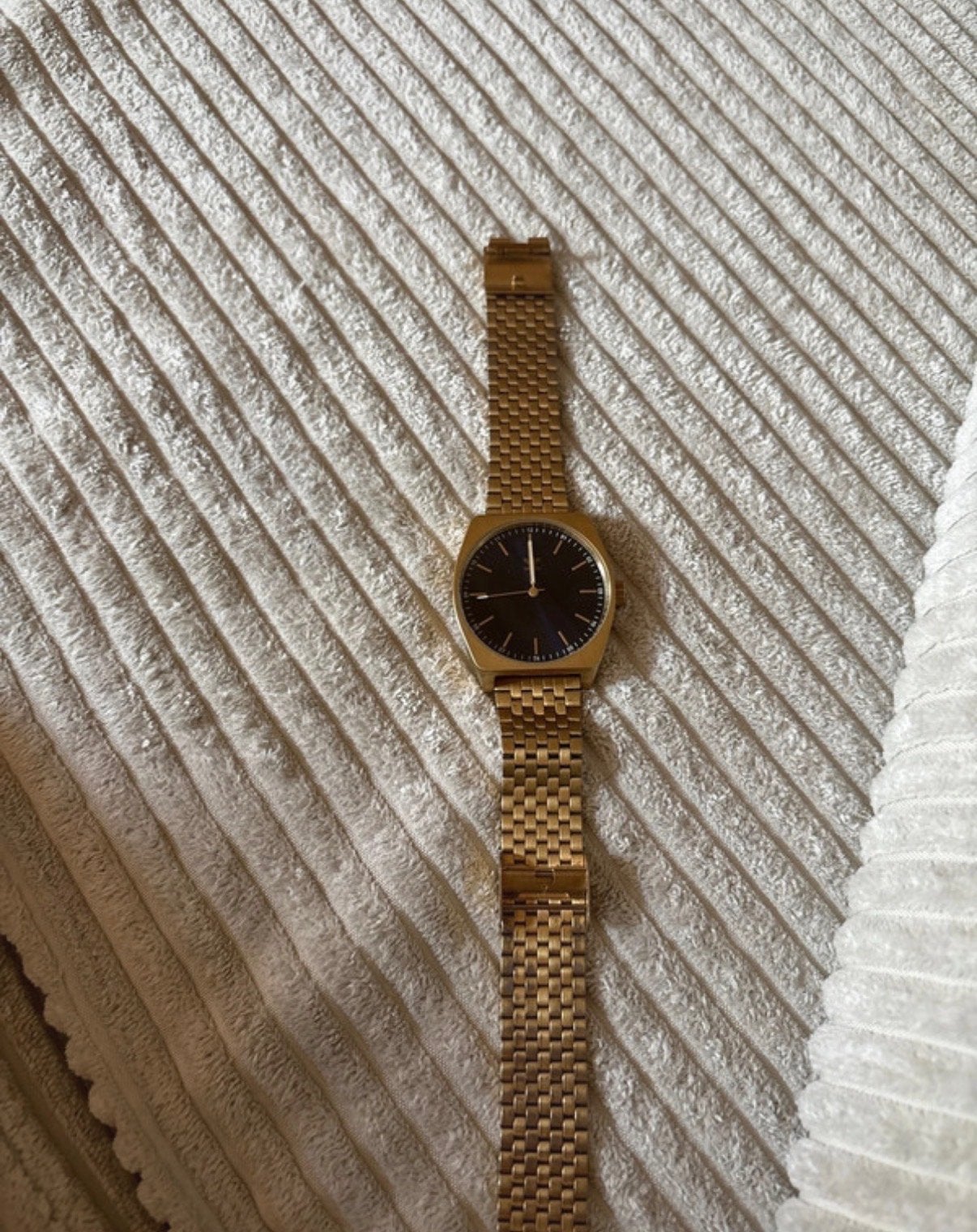 Adidas horloge goudkleurig met zwart wijzerplaat, Overige merken, Staal, Polshorloge, Ophalen of Verzenden