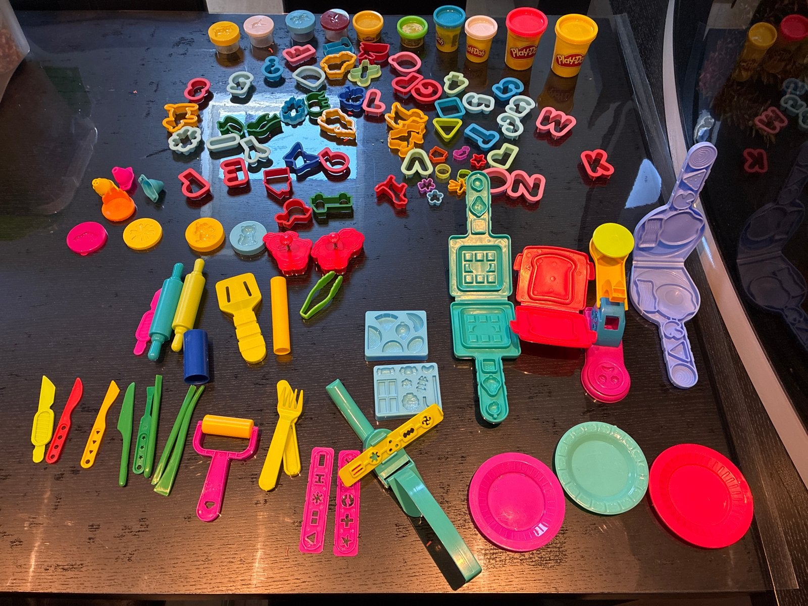 Grote Play-Doh set met veel accessoires en klei, Ophalen of Verzenden, Gebruikt, Knutselen