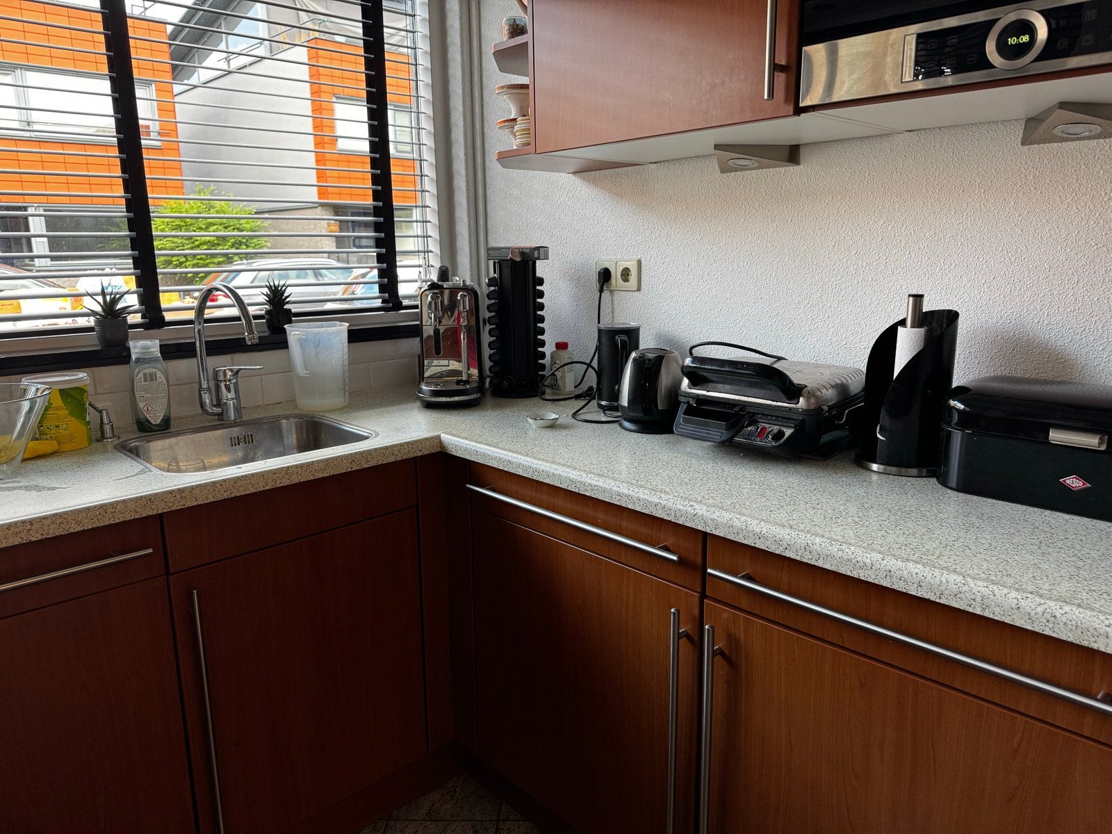 Moderne hoekkeuken met inbouwapparatuur, Huis en Inrichting, Keuken | Complete keukens, Ophalen, Gebruikt, Bruin, Hoekkeuken