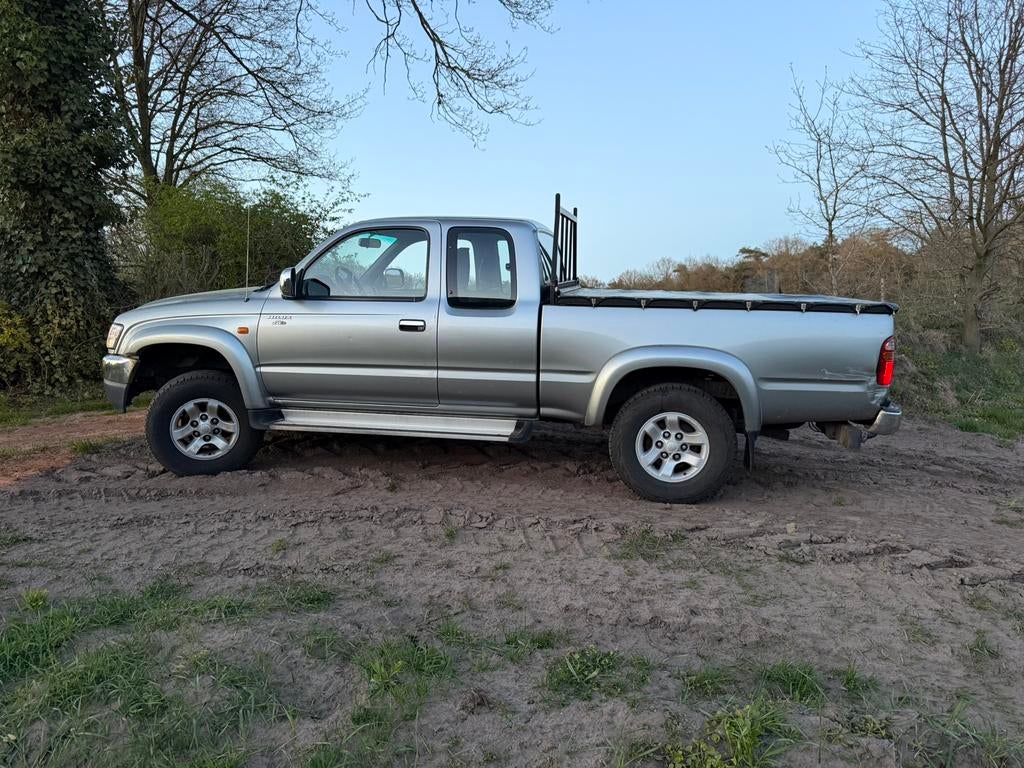 Toyota Hi-lux 2.5 D4-d 100 XC SR5 4WD 2004!!!!!, Vierwielaandrijving, Toyota, Zilver of Grijs, Te koop