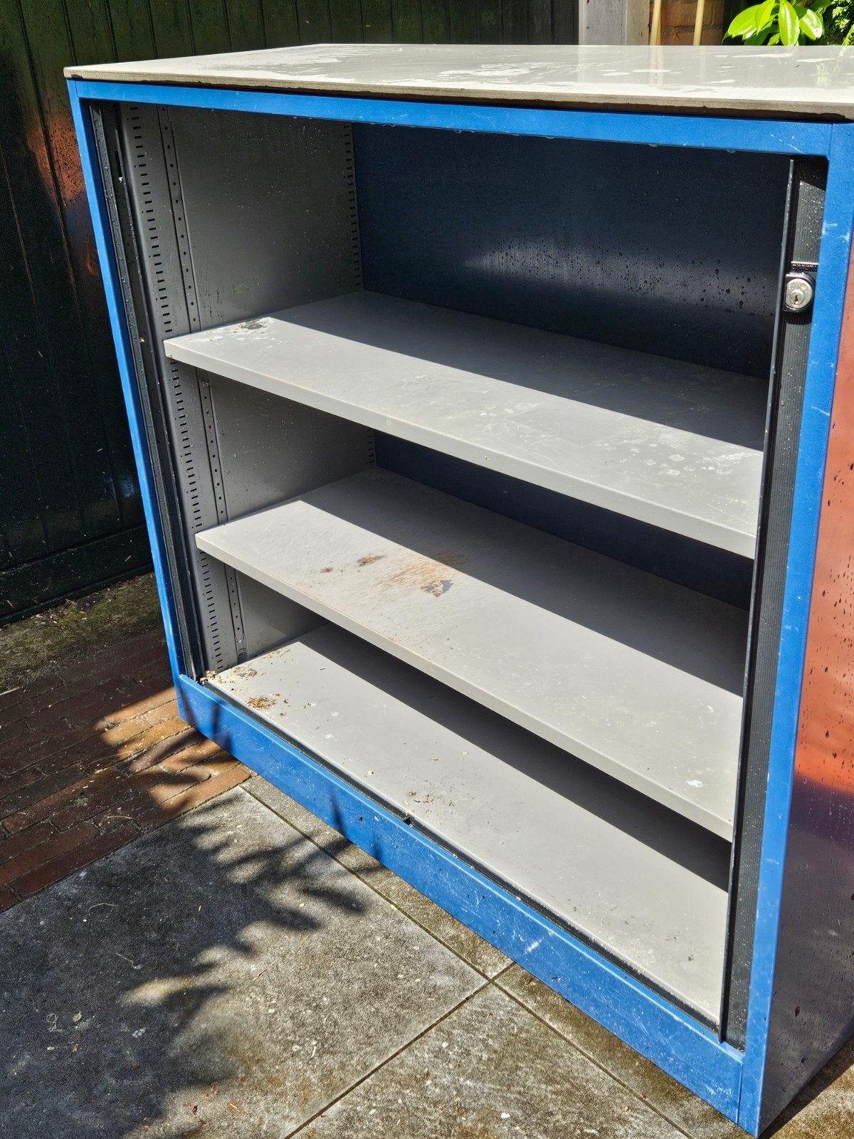 GRATIS : Archiefkast met roldeuren, Huis en Inrichting, Kasten | Roldeurkasten en Archiefkasten, Ophalen