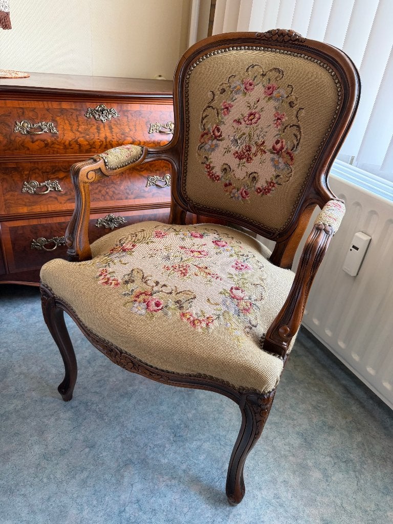 Franse stijl fauteuil, Louis XV stijl, Antiek en Kunst, Antiek | Meubels | Stoelen en Banken, Ophalen