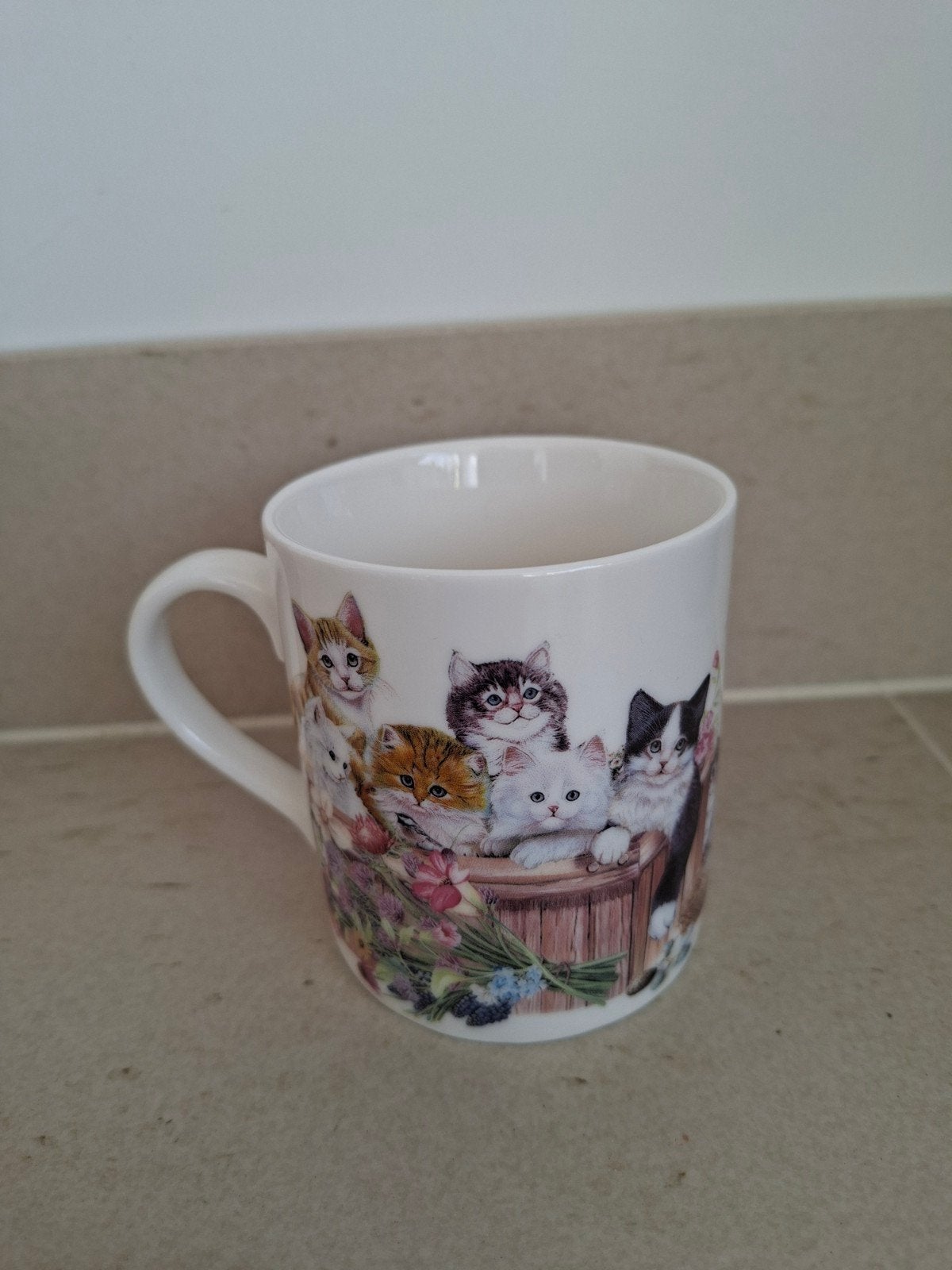 beker met poesjes, Summer River, Ophalen of Verzenden, Zo goed als nieuw, Overige stijlen, Kop(pen) en/of Schotel(s)