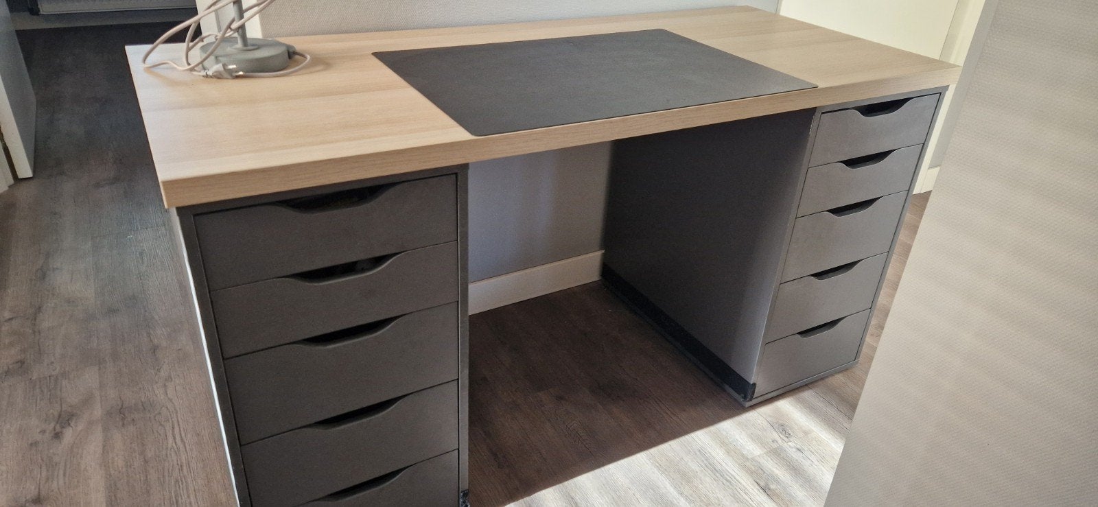 IKEA Bureau met ladeblokken - Zo goed als nieuw, Ophalen, Zo goed als nieuw, IKEA, 140 cm