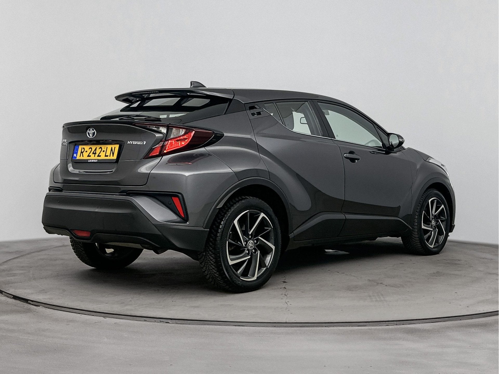 Toyota C-HR 1.8 Hybrid Dynamic Navi | Apple Carplay/Android, 12 maanden, 4 cilinders, Leder en Stof, 122 pk