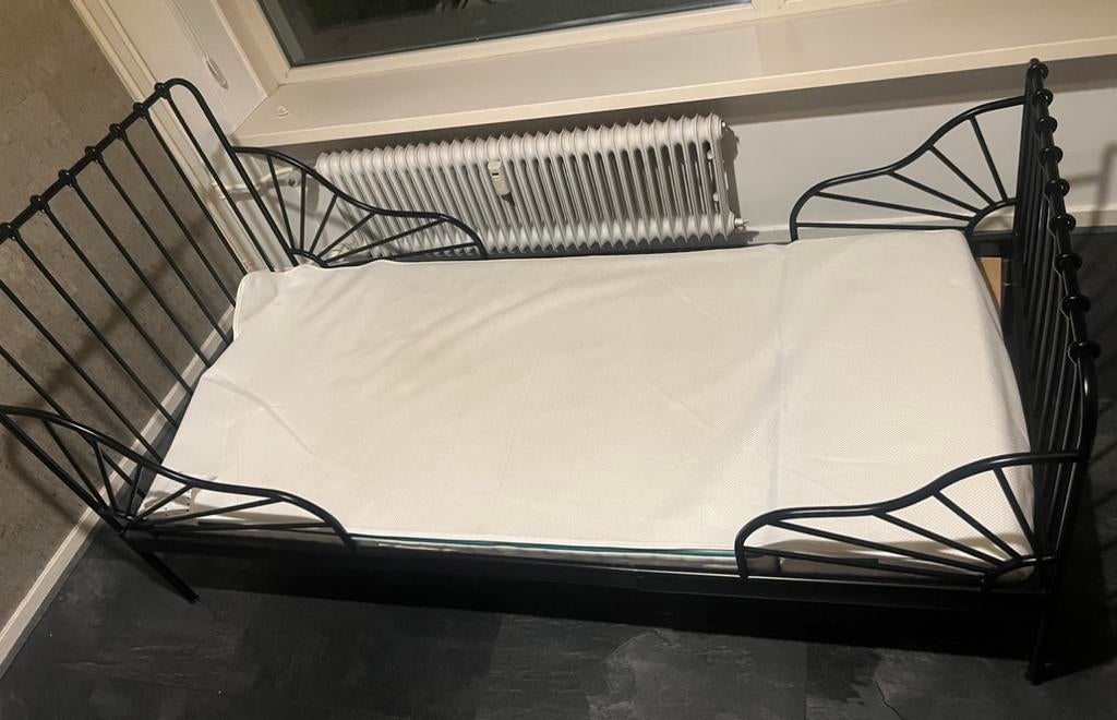 Minnen meegroeibed, Kinderen en Baby's, Kinderkamer | Bedden, Ophalen, 70 tot 85 cm, Zo goed als nieuw, Matras
