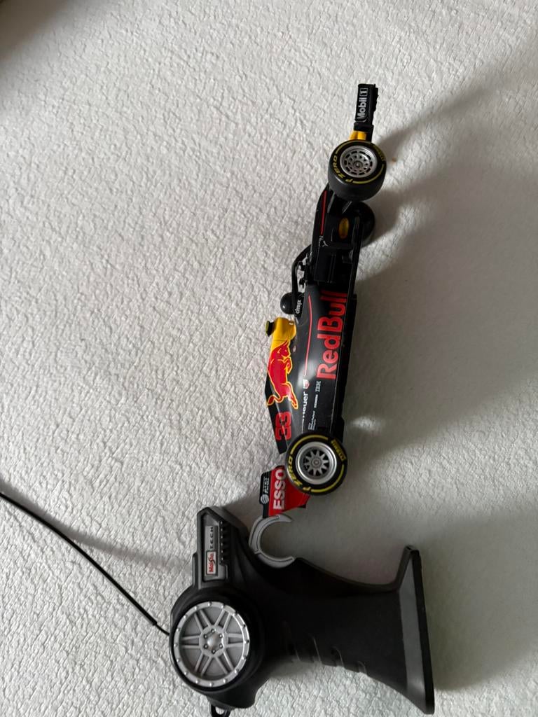 4 f1 autos ( waarvan 1 op afstand bediening ), Ophalen of Verzenden, Zo goed als nieuw, Overige merken