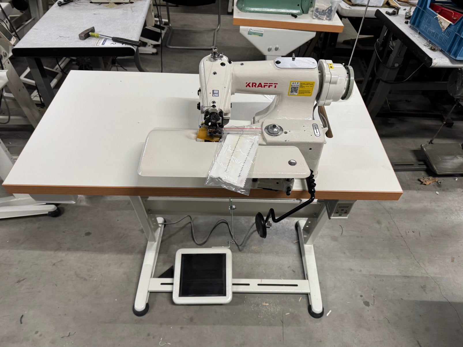 Industriele blindzoom naaimachine kraft 101d voor alle stof, Hobby en Vrije tijd, Naaimachines en Toebehoren, Overige merken, Kraft