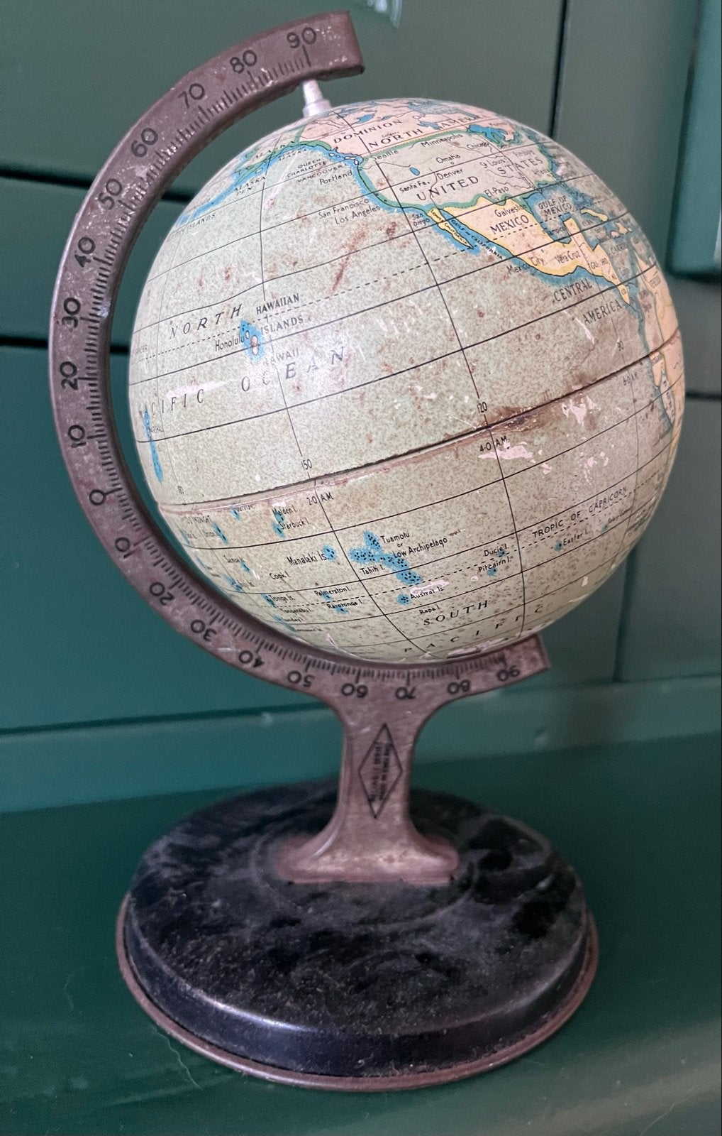 Antieke Engelse Wereldbol van Blik - Decoratief Vintage Stuk, Gebruikt, Draaibaar, Ophalen of Verzenden, Metaal