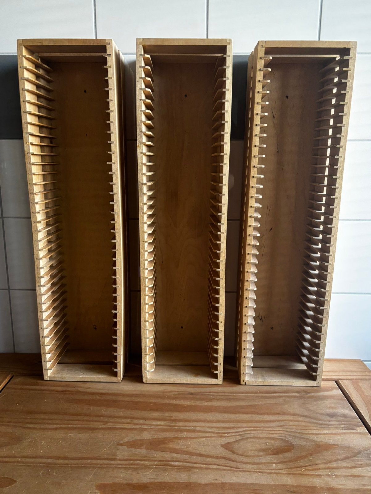 3 CD rekken/kastje voor 35 cd’s, Huis en Inrichting, Ophalen of Verzenden, Gebruikt, Hout, Cd's