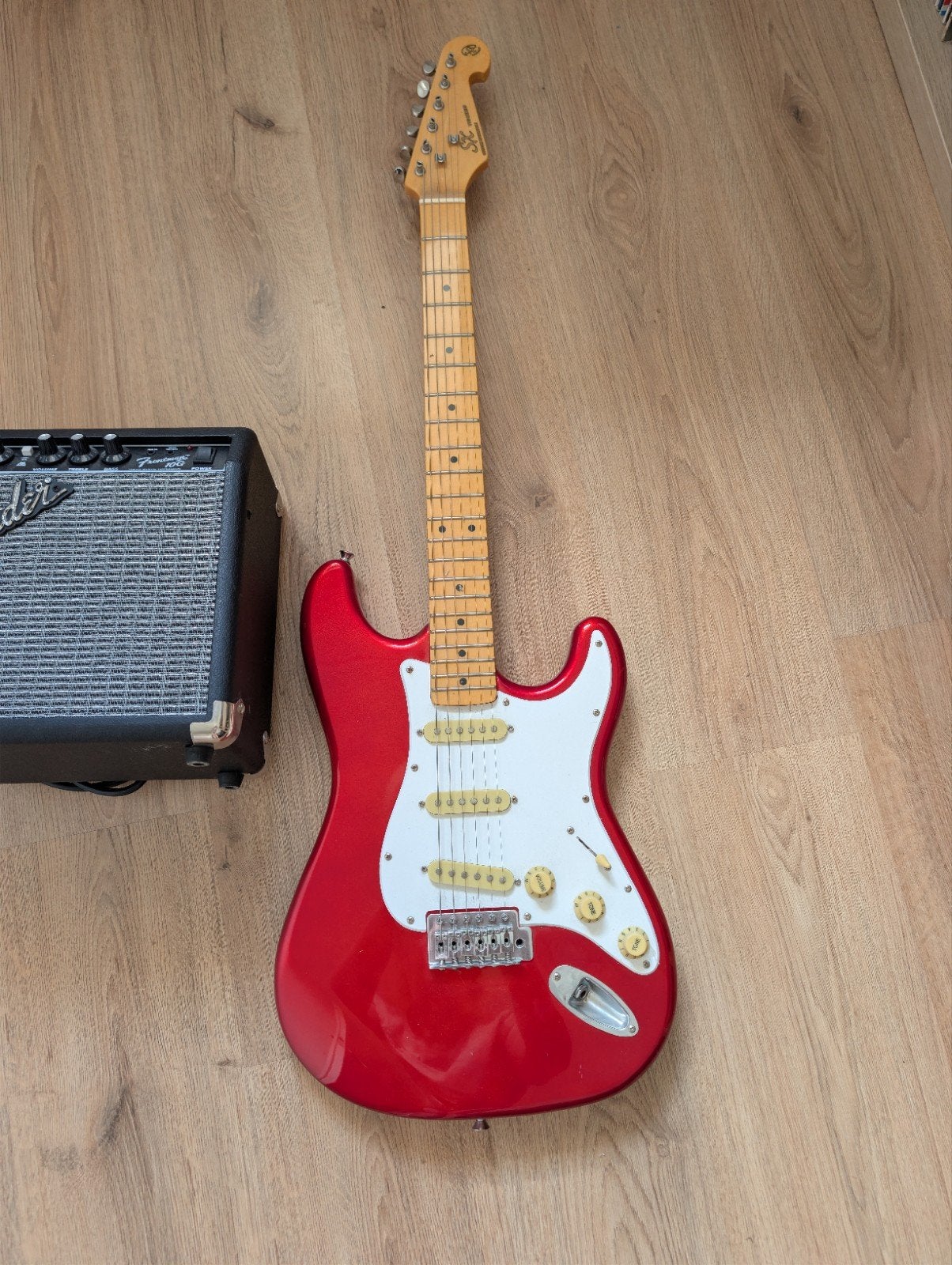 Elektrische gitaar (SX VTG Series) met Fender versterker, Muziek en Instrumenten, Snaarinstrumenten | Gitaren | Elektrisch, Ophalen