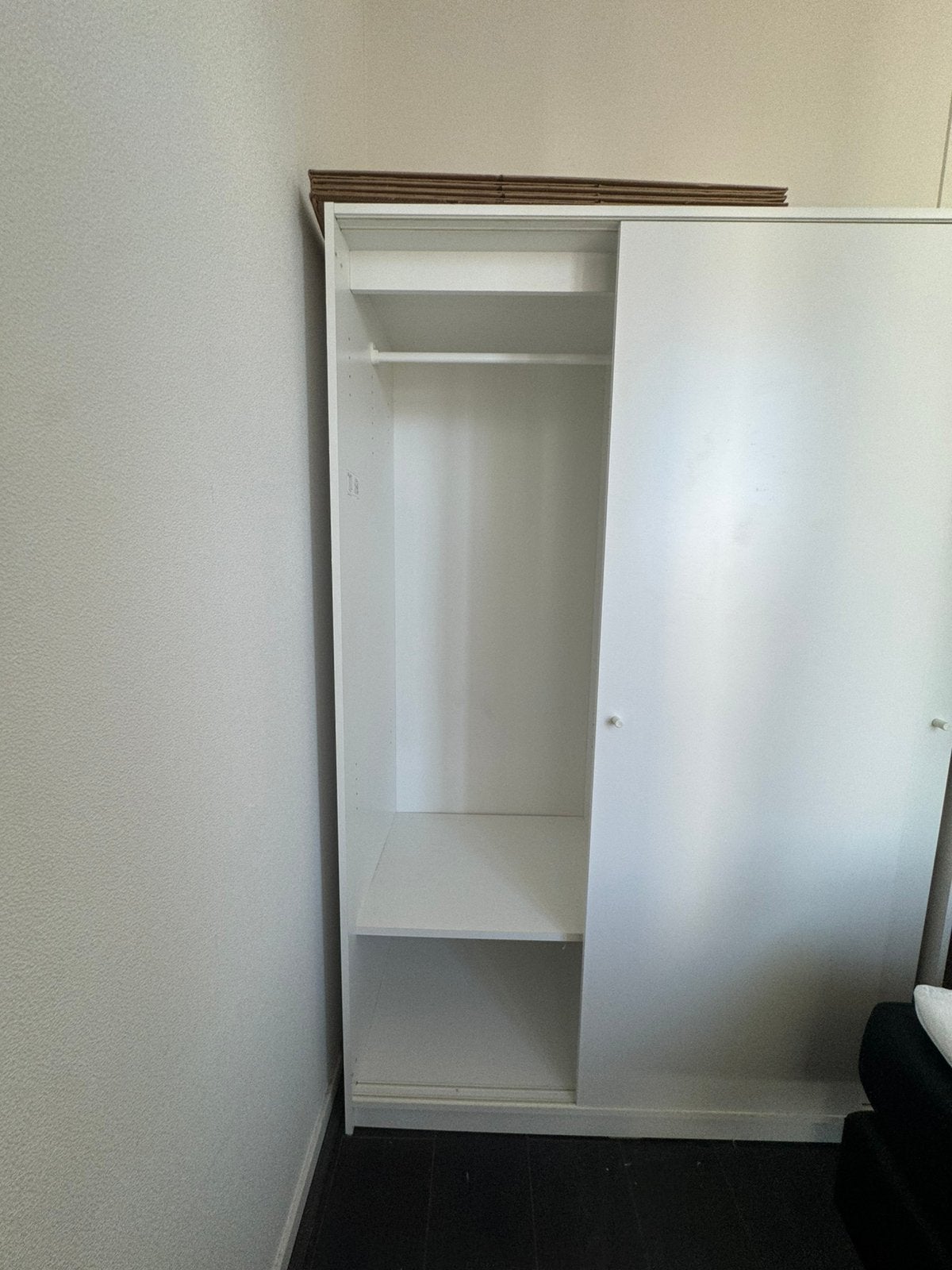 Witte schuifdeurkast, Ophalen, Zo goed als nieuw, 25 tot 50 cm, 200 cm of meer