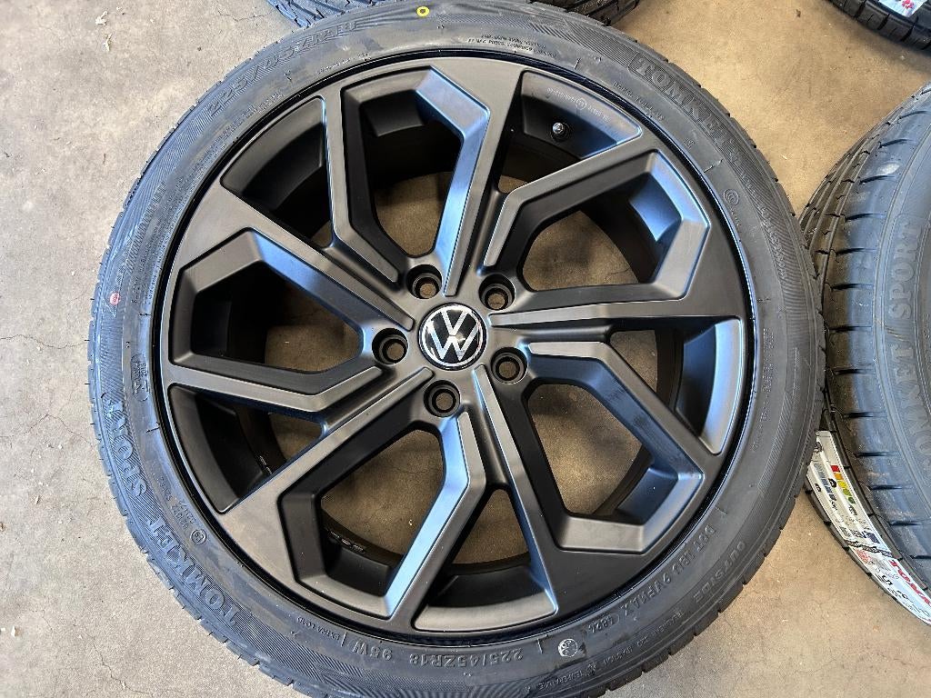 18 inch MG velgen + zomerbanden Audi A3 | VW Golf - Caddy, 18 inch, MG, Banden en Velgen, Nieuw