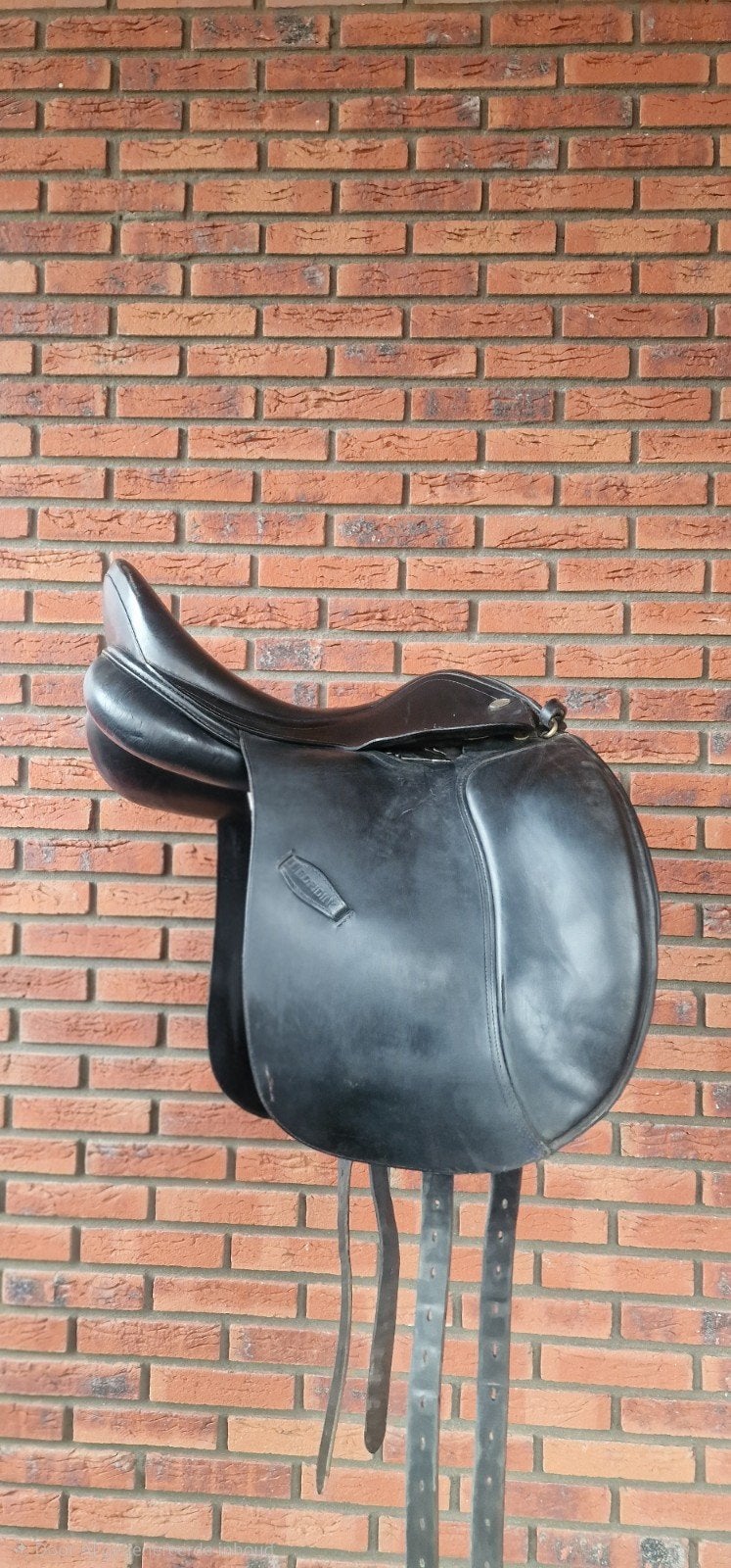 Euroriding Achat Dressuurzadel 17 inch – goed onderhouden, Ophalen of Verzenden, Gebruikt, Dressuur