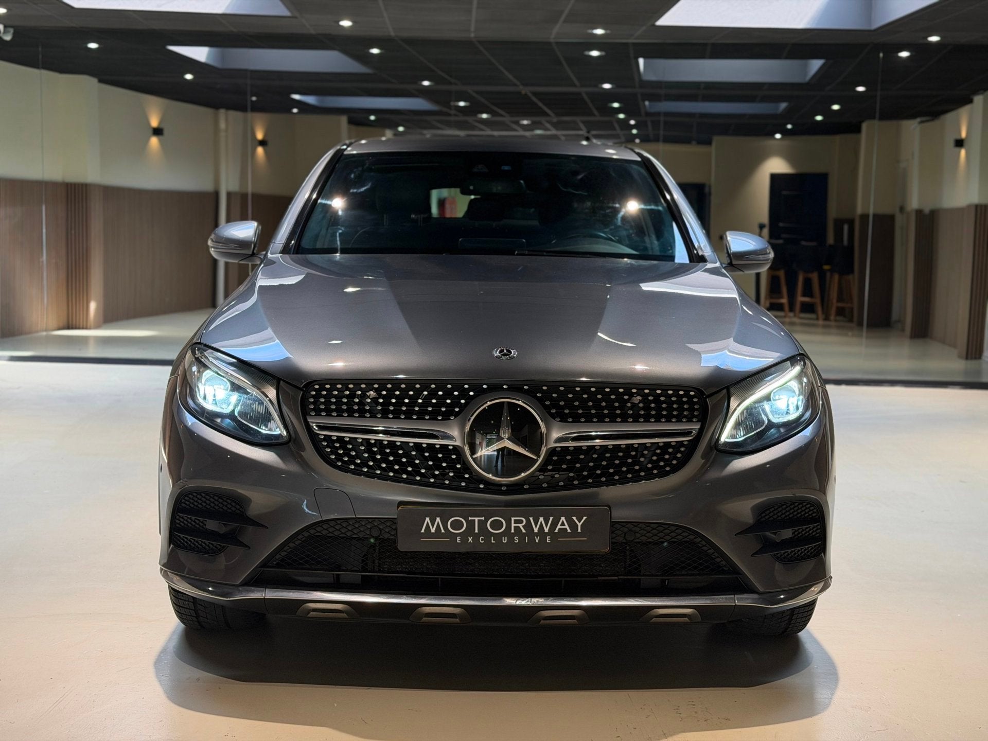 Mercedes-Benz GLC-klasse Coupé 250 4MATIC|Camera|Leder|Navi, Auto's, Mercedes-Benz, Gebruikt, 4 cilinders, Leder, Bedrijf