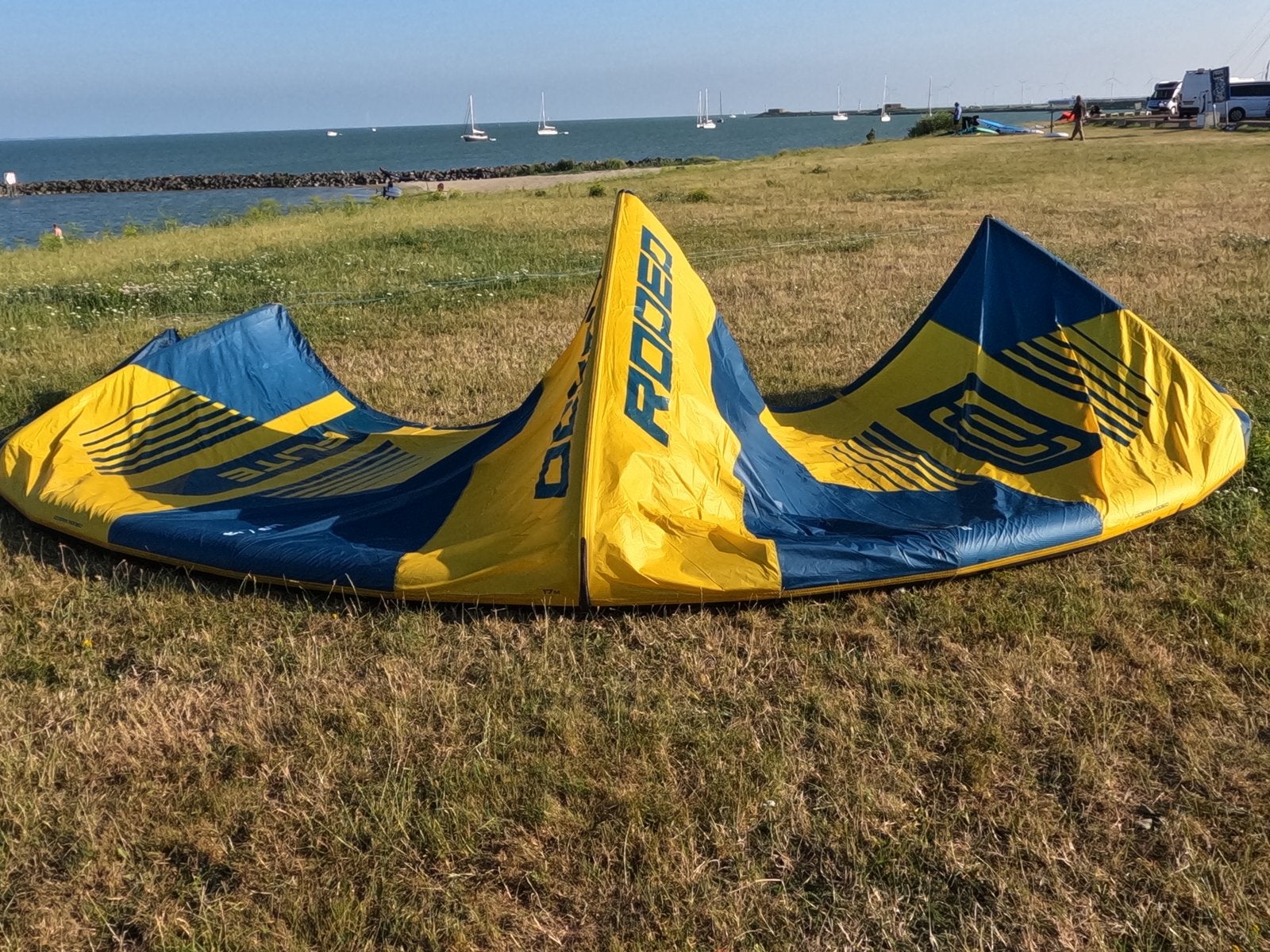 Ocean Rodeo Flite 17m - Lichtweer Kite, Watersport en Boten, Kitesurfen, 16 m² of meer, Geen board, Ophalen of Verzenden, Zo goed als nieuw
