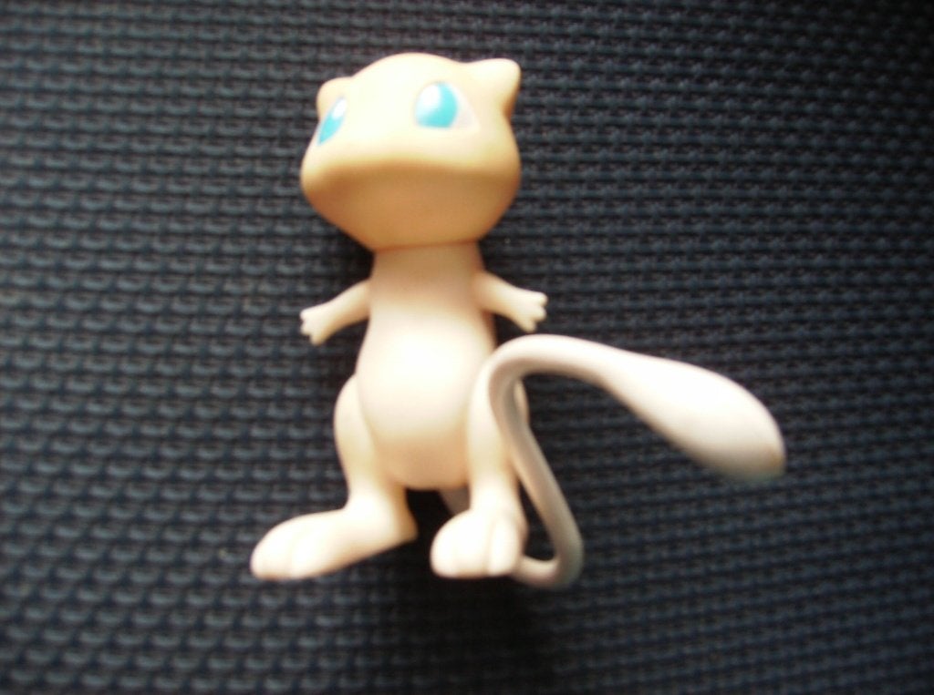 POKEMON, MEW FIGUUR JAREN '60, Hobby en Vrije tijd, Verzamelkaartspellen | Pokémon, Ophalen of Verzenden, Zo goed als nieuw