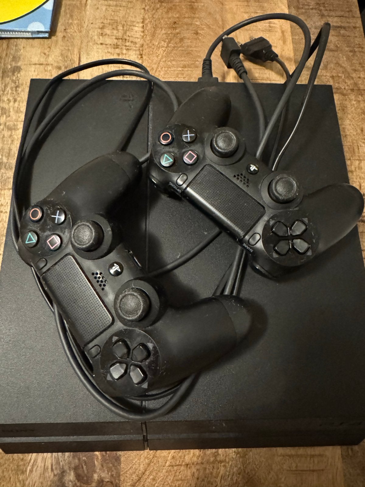 PlayStation 4 met 2 controllers en 6 games, Spelcomputers en Games, Met 2 controllers, Ophalen of Verzenden, Original, 500 GB
