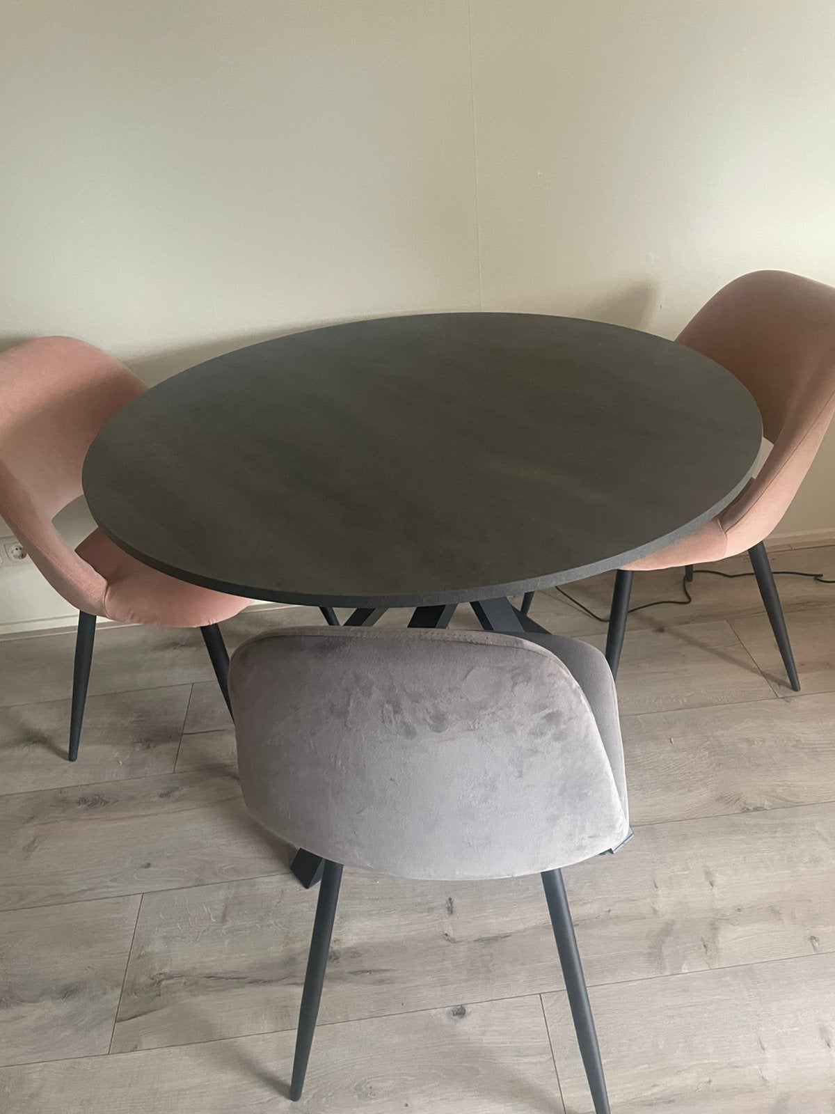 Eettafel antraciet, Ophalen, 100 tot 150 cm, Rond, Zo goed als nieuw