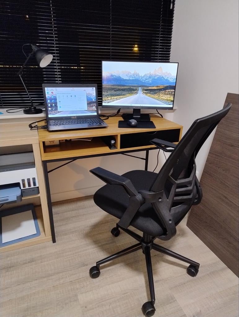 Jysk bureau, Huis en Inrichting, Bureaus, Ophalen, Zo goed als nieuw