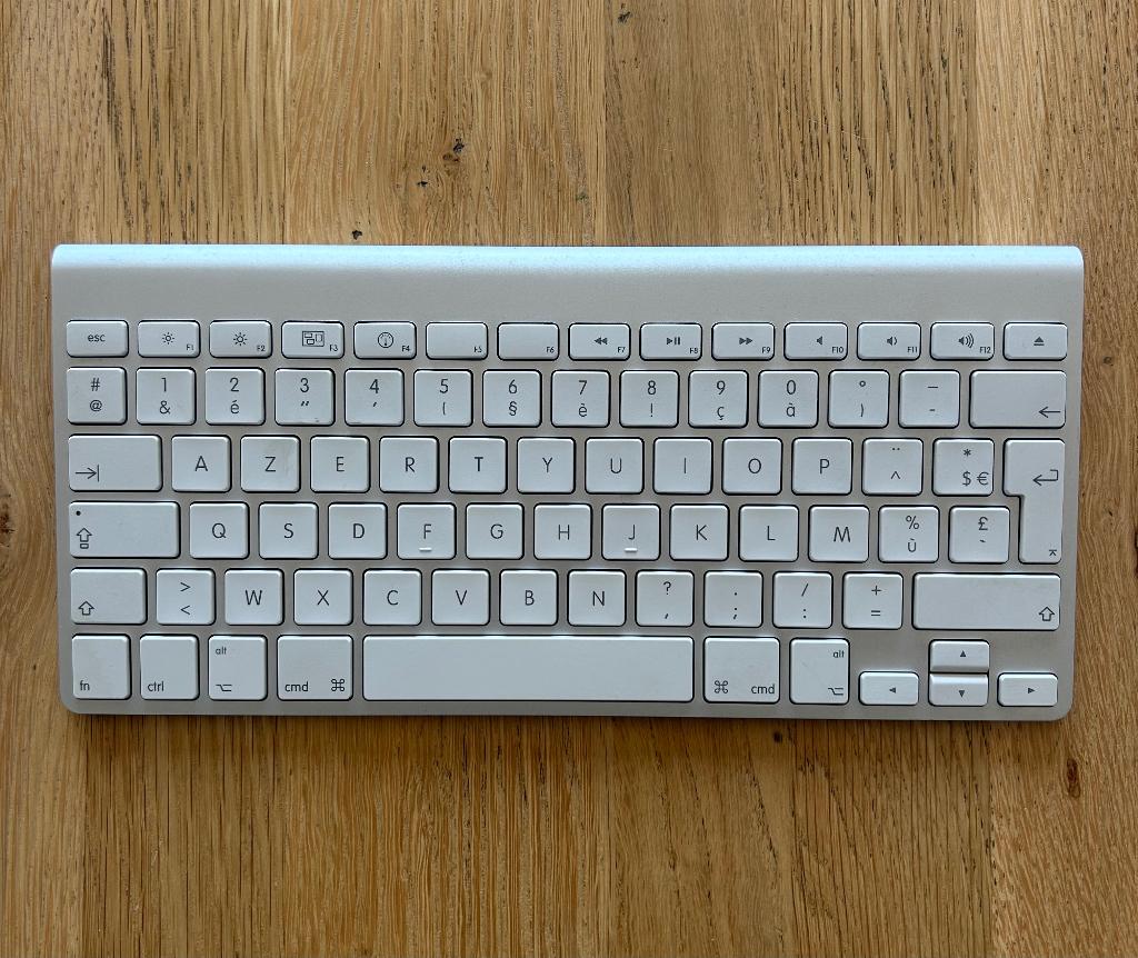 Apple draadloos AZERTY toetsenbord keyboard klavier, Azerty, Ophalen of Verzenden, Zo goed als nieuw, Draadloos