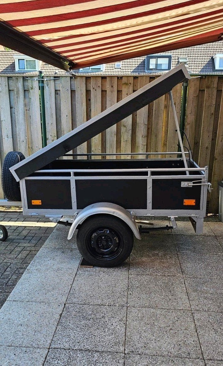 Multifunctionele aanhangwagen - open en dicht te gebruiken, Ophalen, Gebruikt