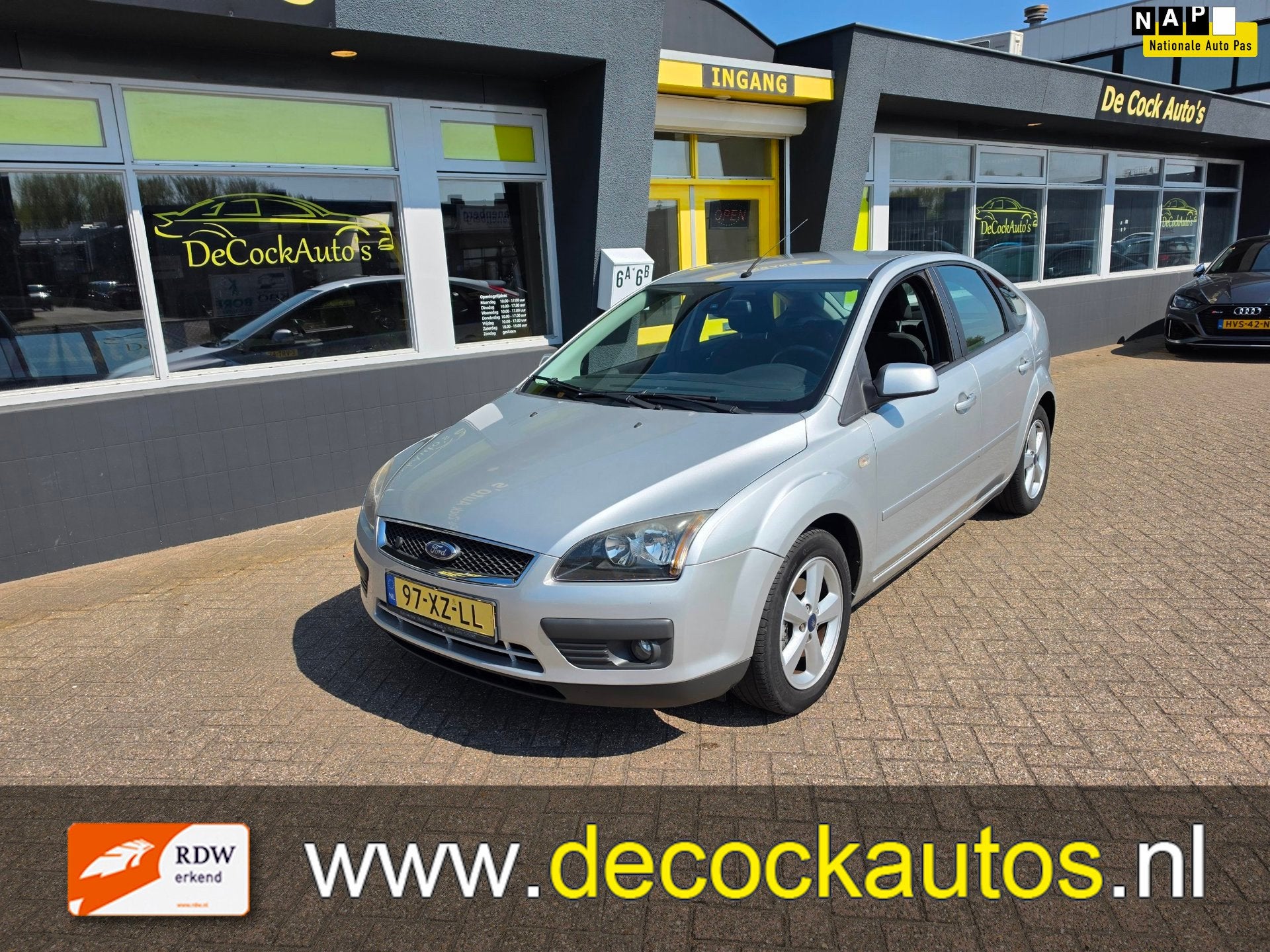 Ford Focus 1.8-16V Ambiente Flexifuel, Auto's, Gebruikt, 4 cilinders, 1219 kg, Handgeschakeld