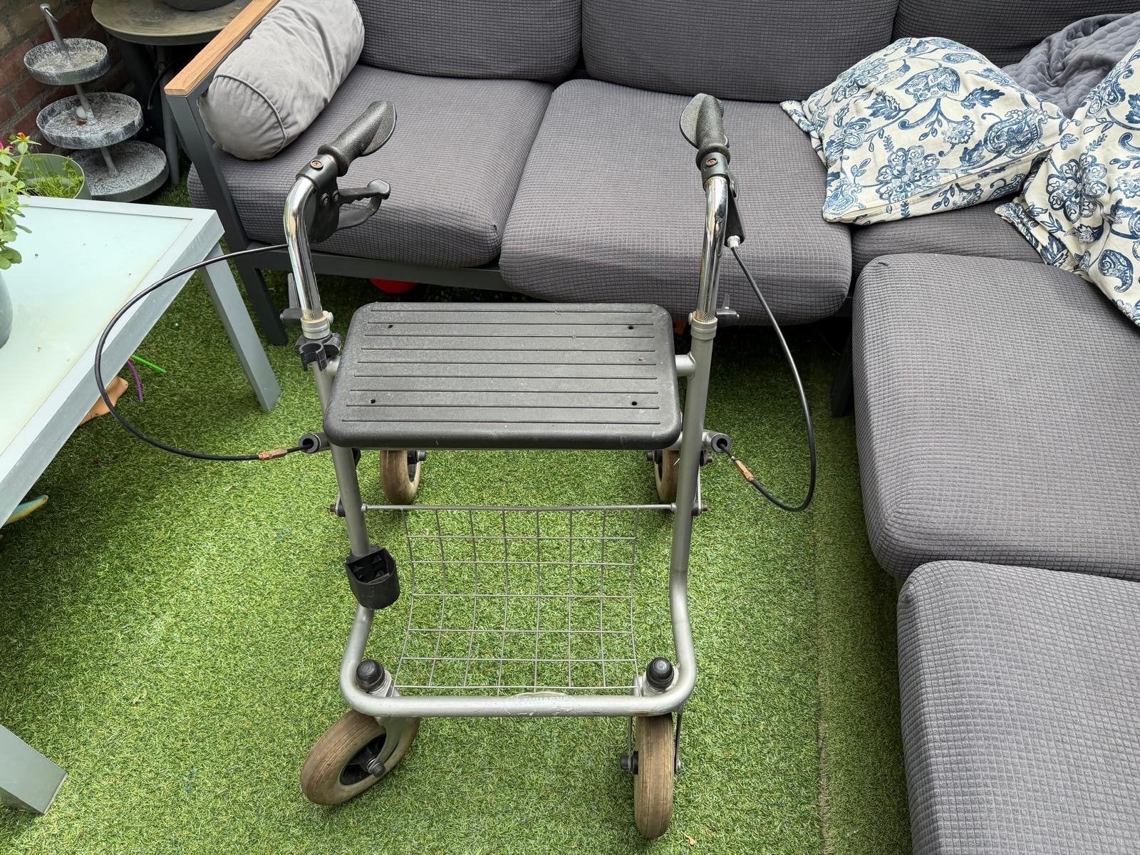 Rollator in goede staat!, Ophalen