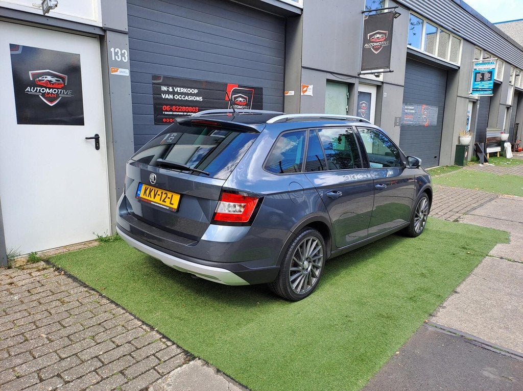 Skoda Fabia Combi 1.2 TSI Style Business 2017 DSG Carplay, Auto's, Stof, Gebruikt, Grijs, 1100 kg