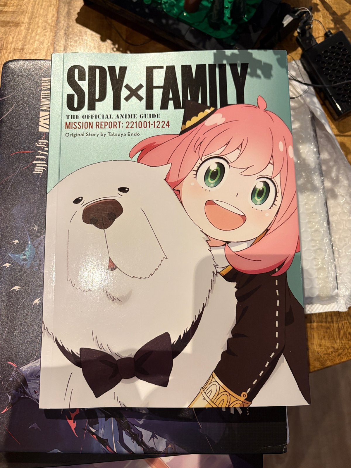 Spy x family art book mission report, Ophalen of Verzenden, Zo goed als nieuw, Boek of Gids
