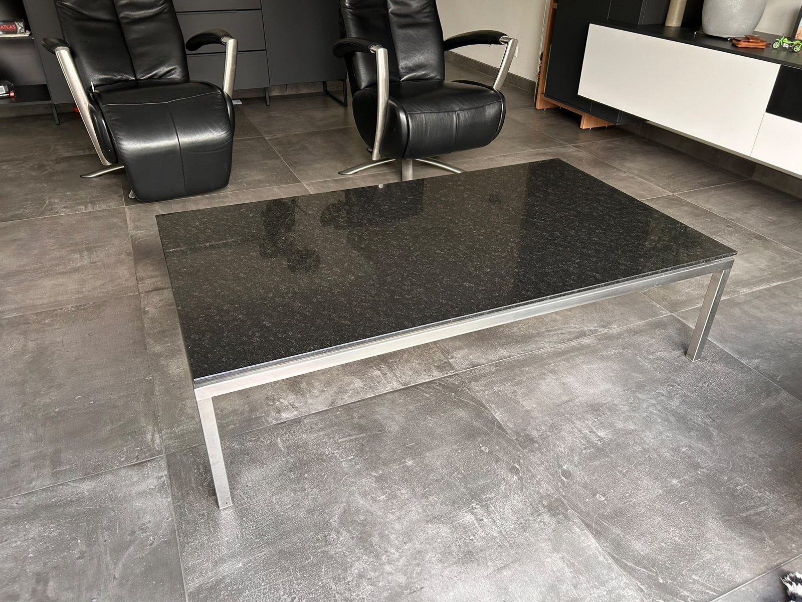 Foto 2 van Luxe salontafel met marmeren blad (Culemborg)