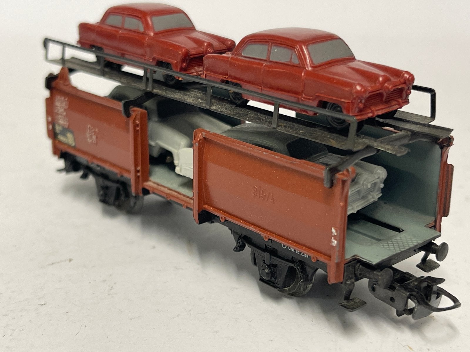 * NIEUWSTAAT * Märklin 4613 * AUTOTRANSPORTER 4 AUTO'S * 1 *, Wisselstroom, Wagon, Ophalen of Verzenden, Zo goed als nieuw