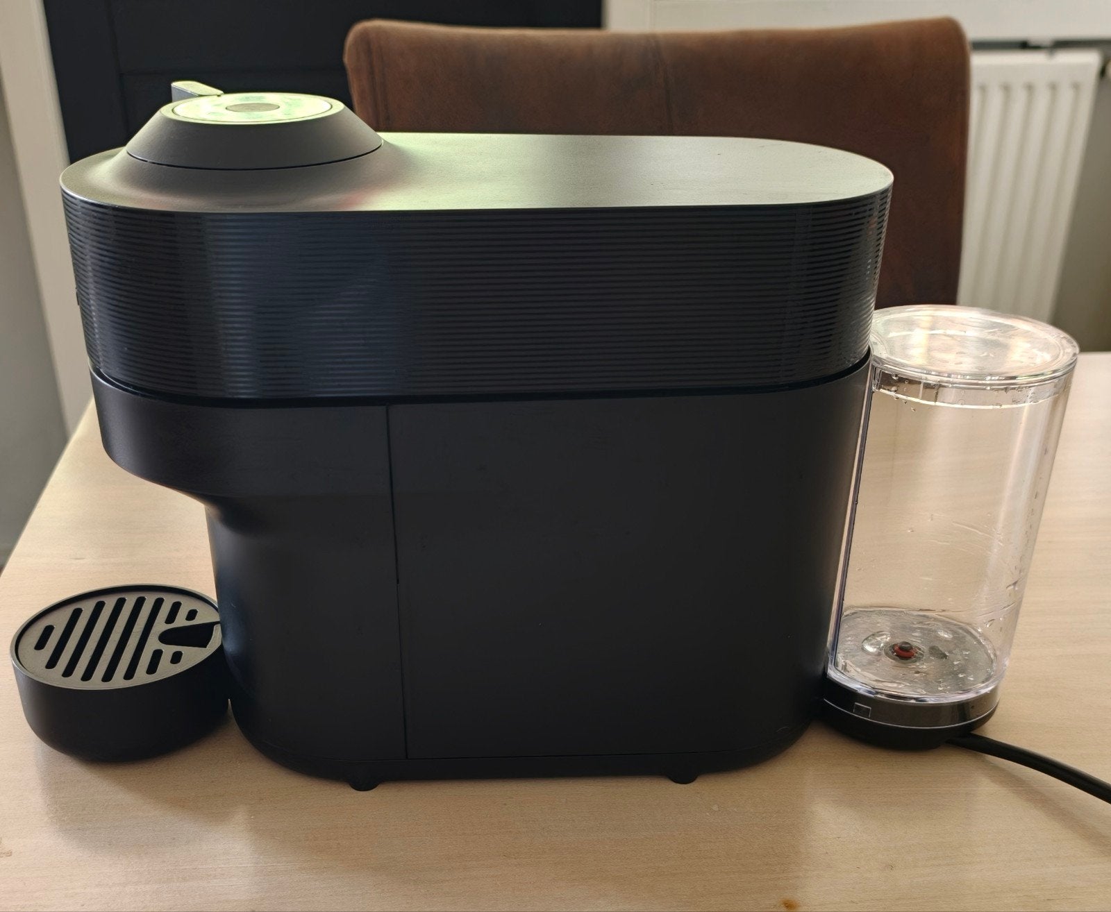 Magimix Nespresso Vertuo Pop Zwart met melkopschuimer, Ophalen, Koffiemachine, Zo goed als nieuw, 2 tot 4 kopjes