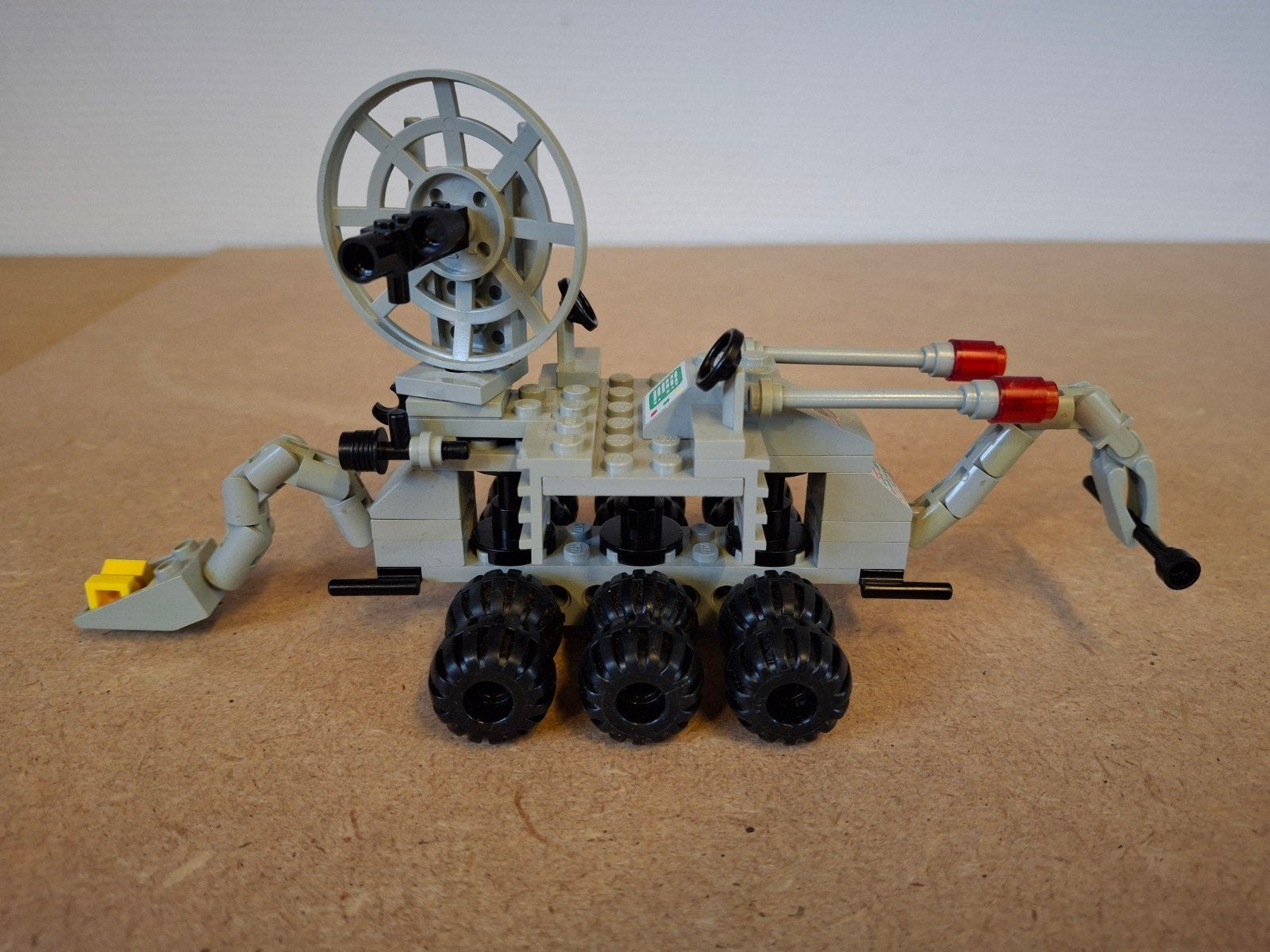 Lego 6880 Surface Explorer. Jaren 80 Classic Space, Kinderen en Baby's, Speelgoed | Duplo en Lego, Compleet, Lego, 33 Bath Road, Slough, UK