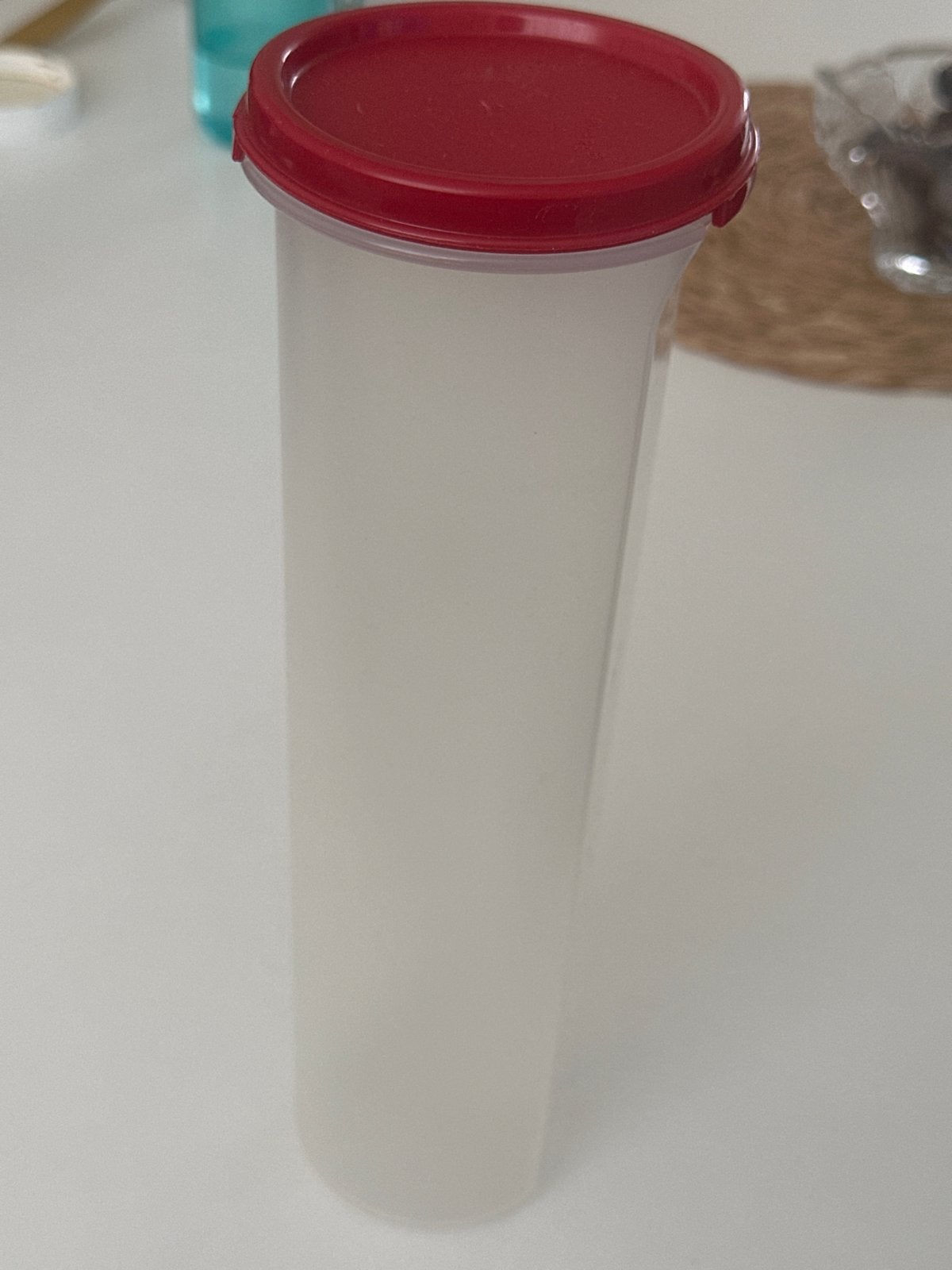 Tupperware Spaghettibus 1,1 liter met rood deksel, Luchtdicht, Ophalen of Verzenden, Zo goed als nieuw, Bus of Trommel