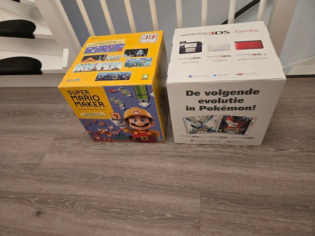 2x nintendo grote reclame cubes (mario & pokemon), Verzamelen, Merken en Reclamevoorwerpen, Ophalen, Reclamebord